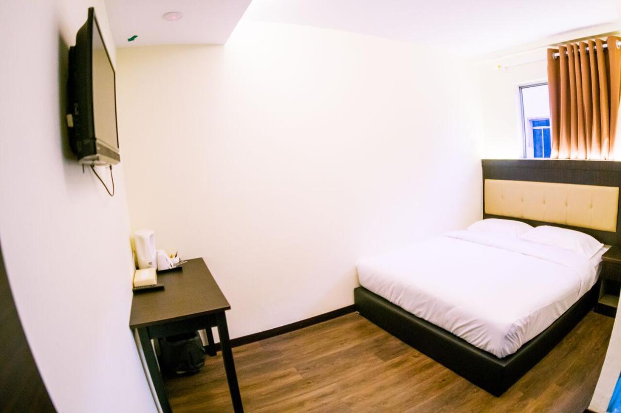 Standard Queen Room photo 2
