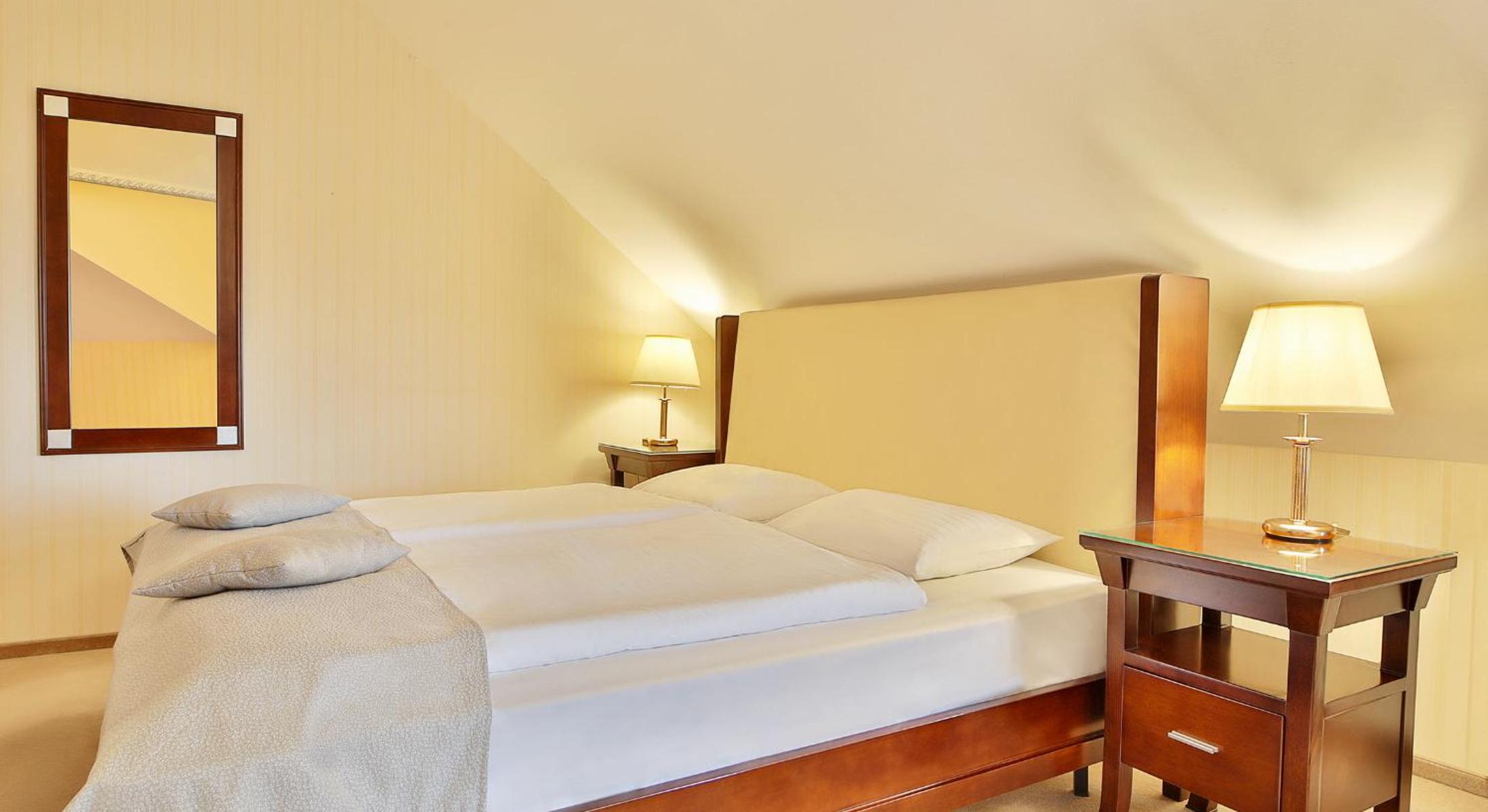 Standard Room with Park View - Photo 2