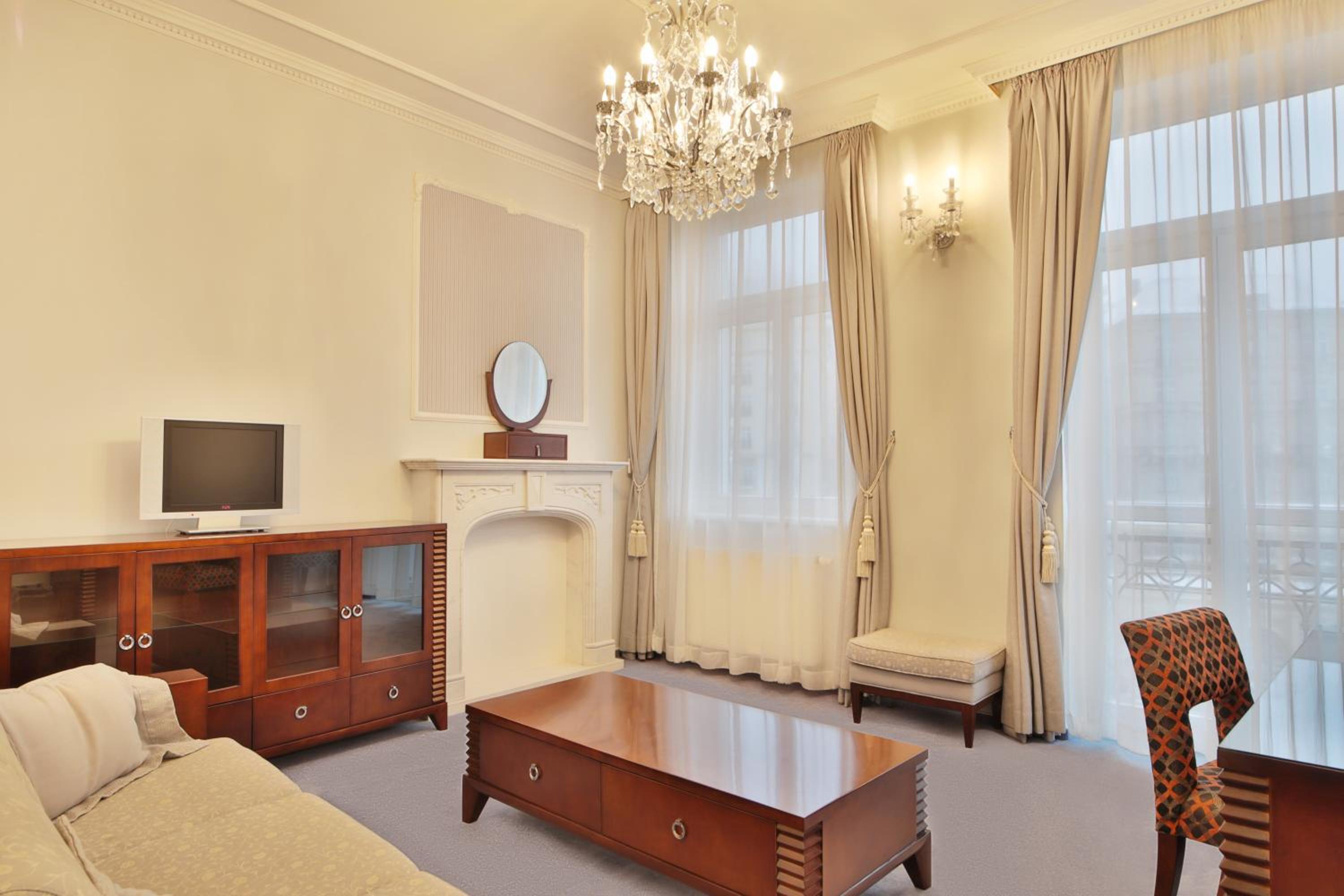 Suite - Photo 2