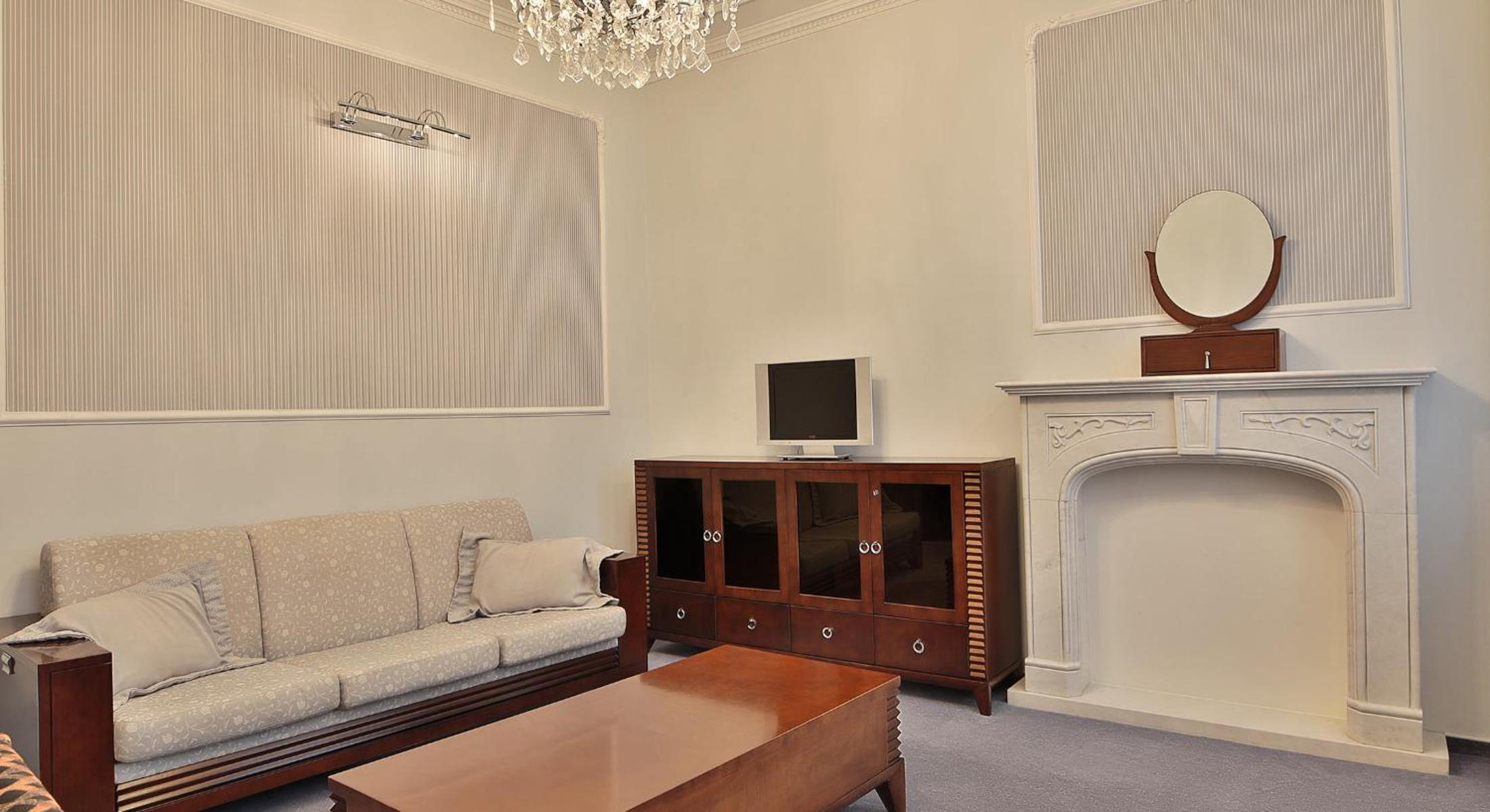 Suite - Photo 4