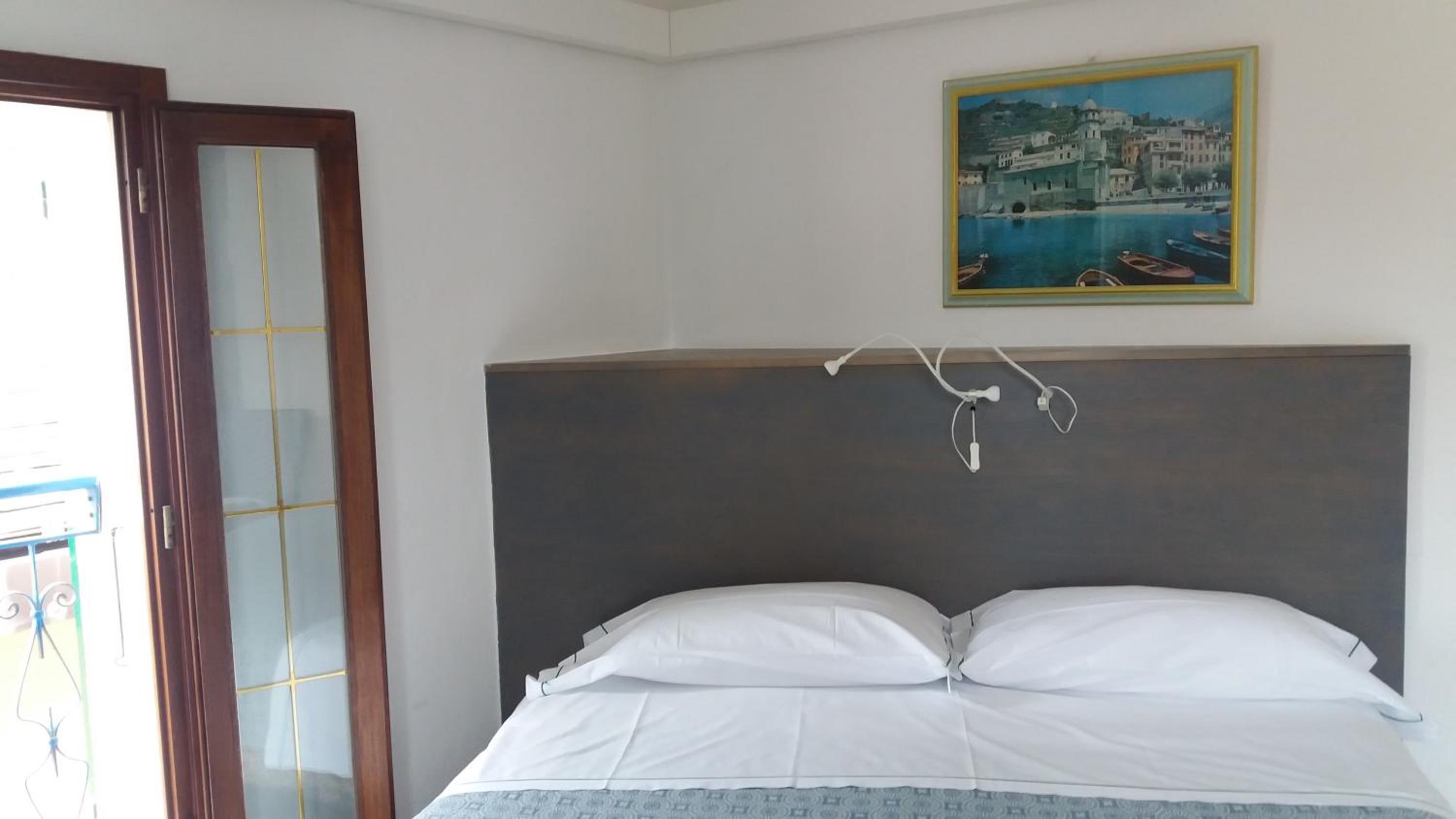 Double or Twin Room with Sea View