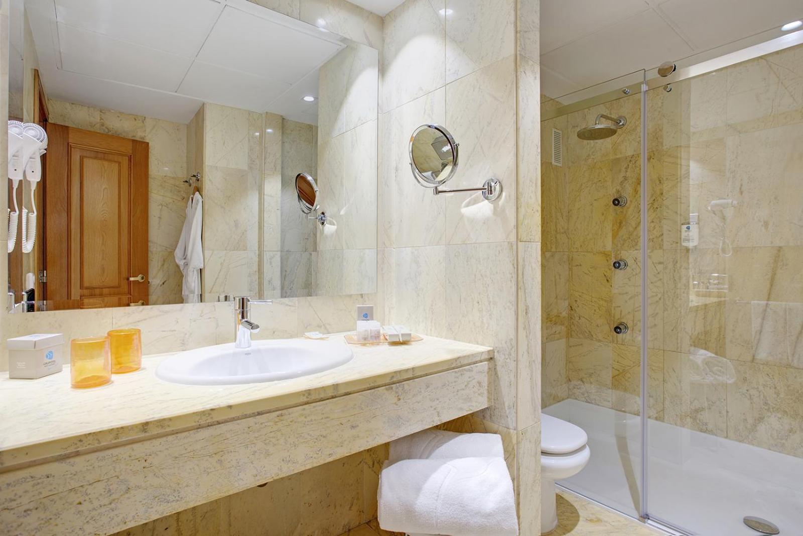 Premium Suite (2 Adults + 2 Children) photo 2