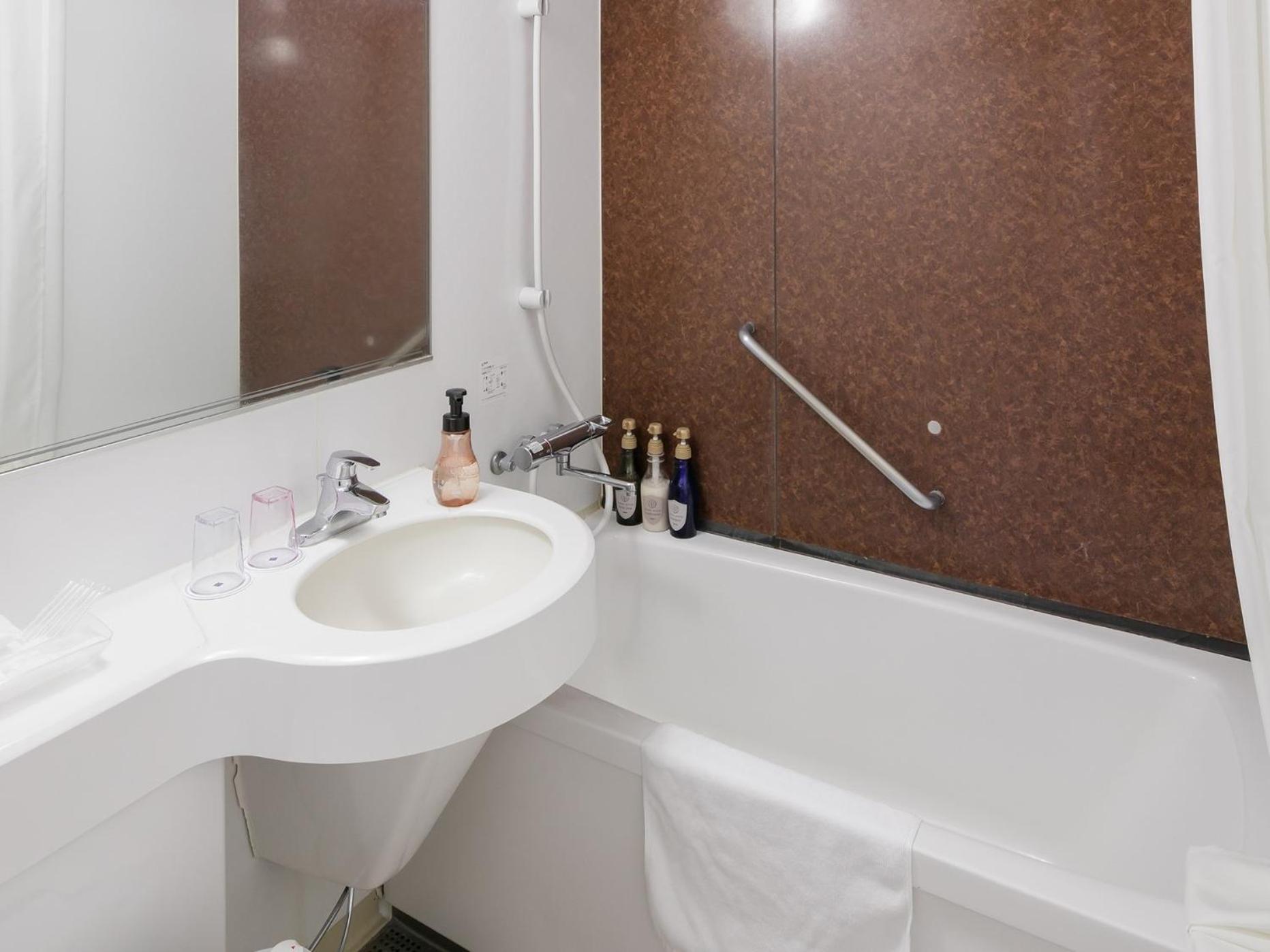 Standard Triple Room - Non-Smoking photo 3