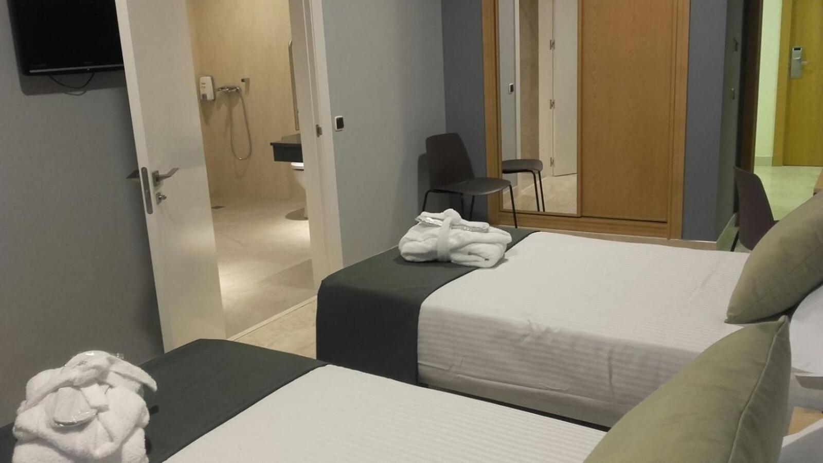 Double or Twin Room photo 2