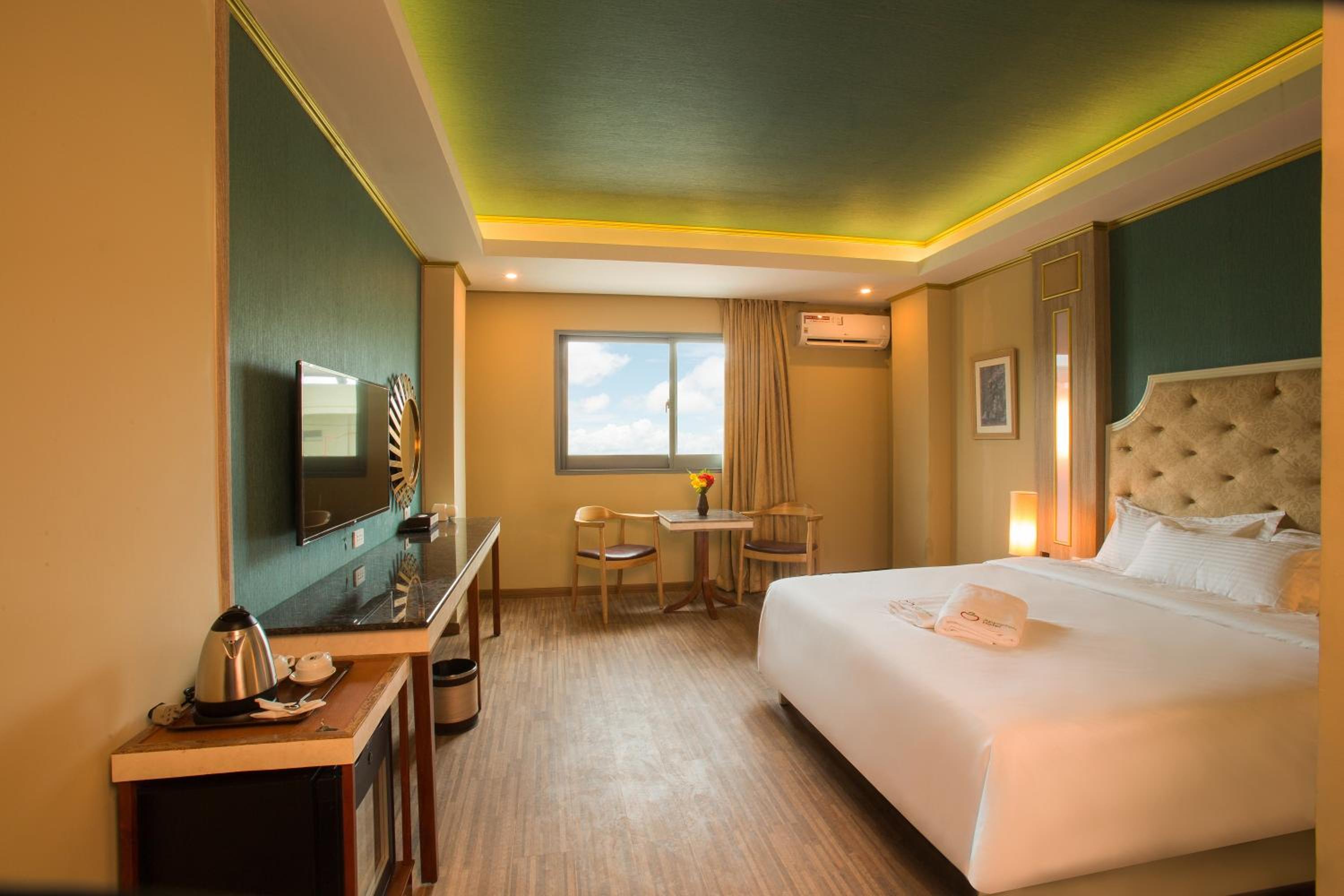 Superior King Room with One Way Airport Transfer