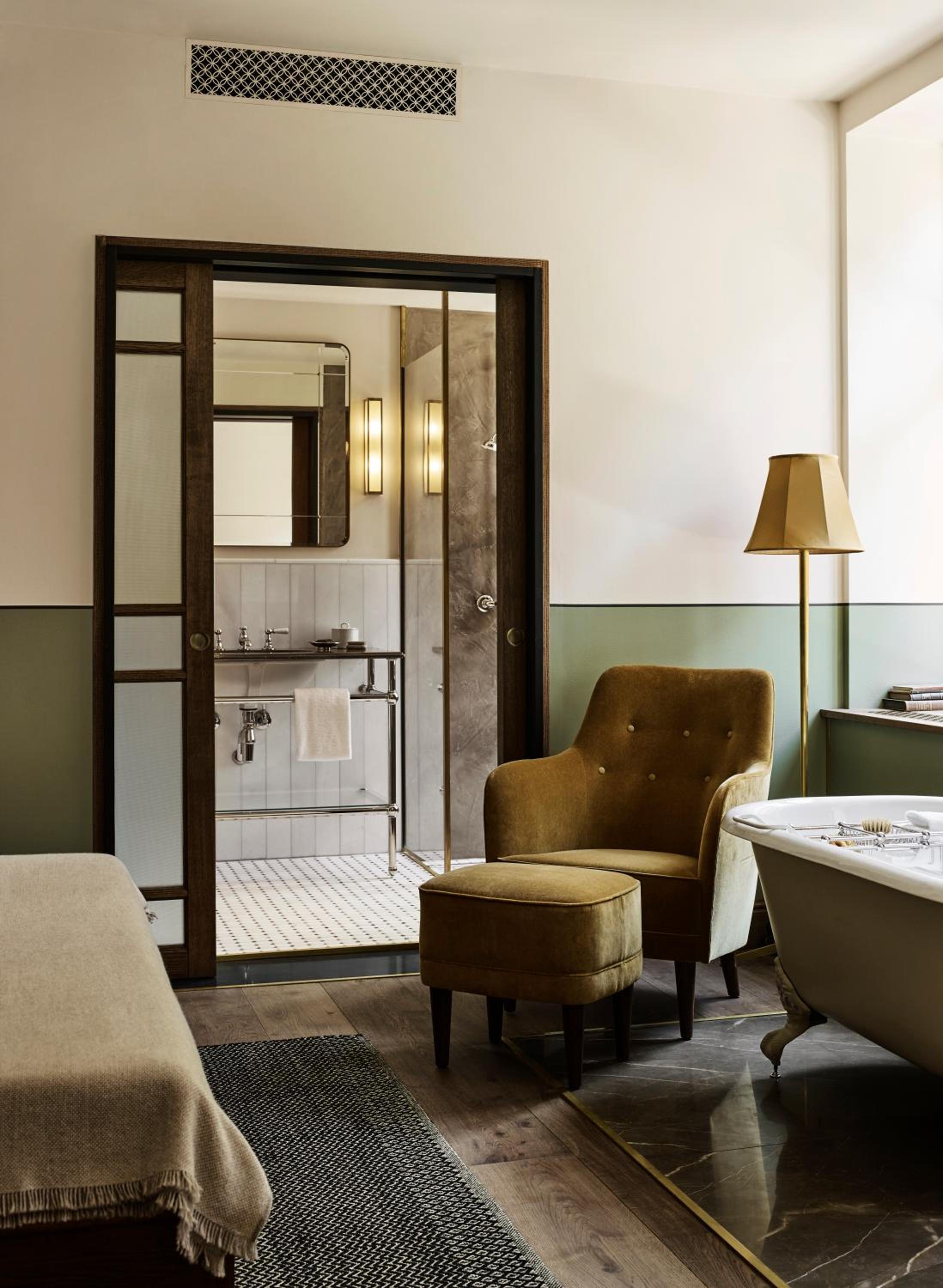 Sanders Suite thumbnail 5
