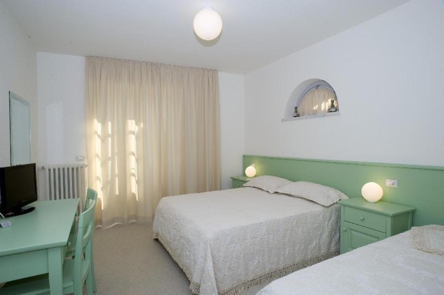 Double or Twin Room - Photo 1