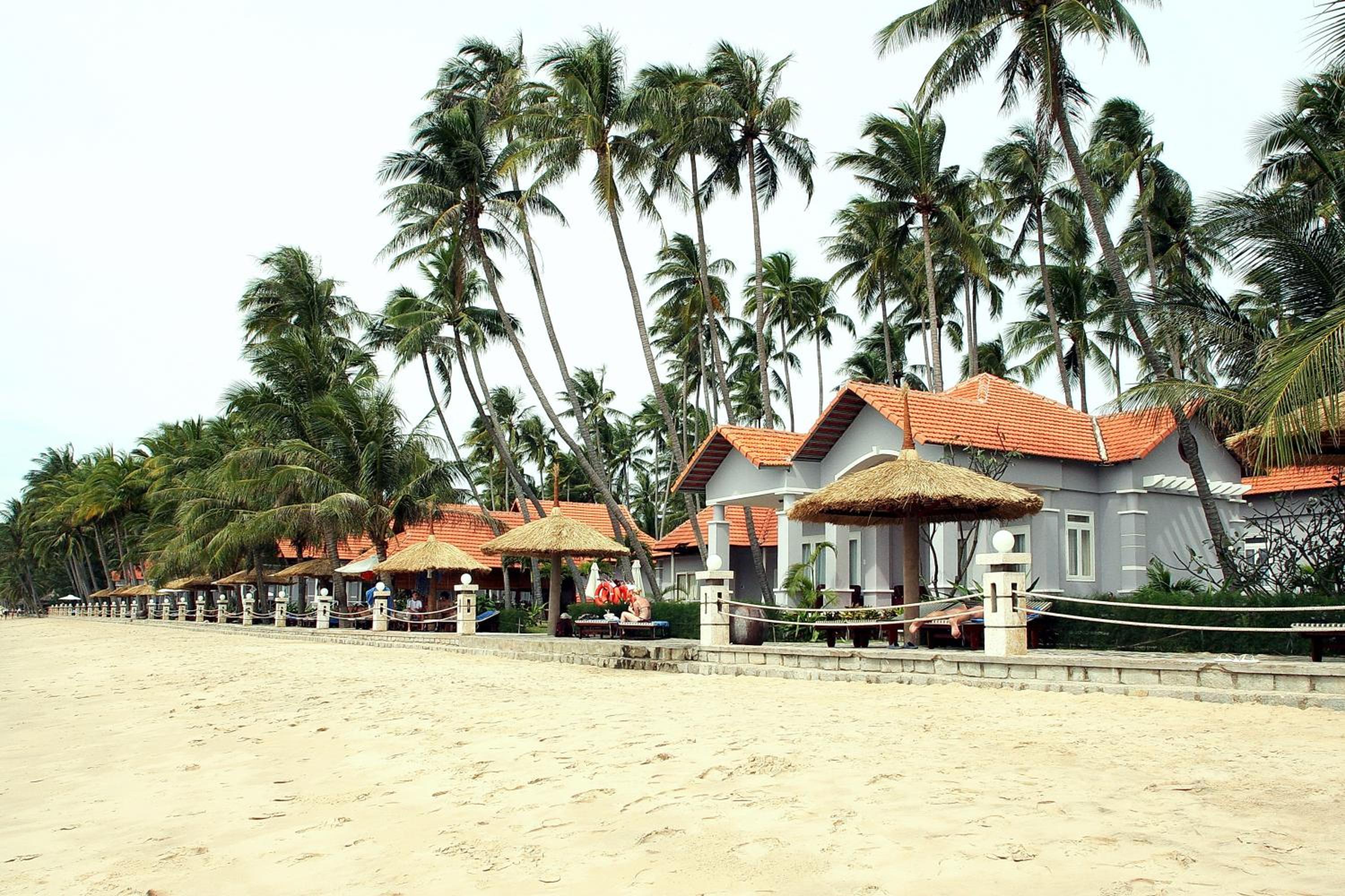 Villa - Beach Front - Photo 2