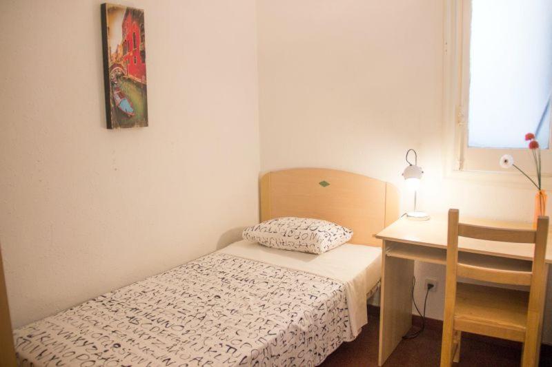 Three-Bedroom Apartment photo 2