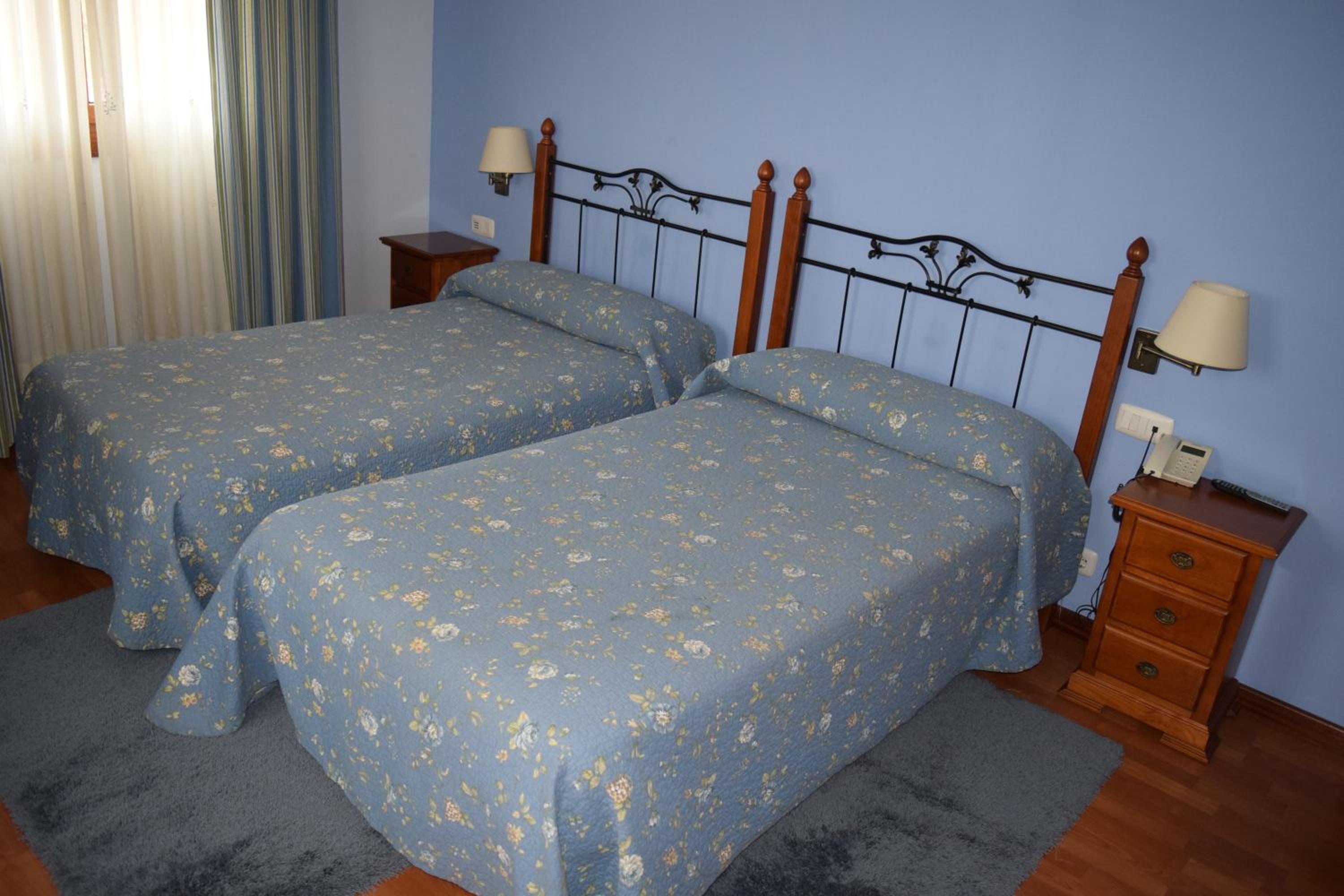 Twin Room - Photo 24