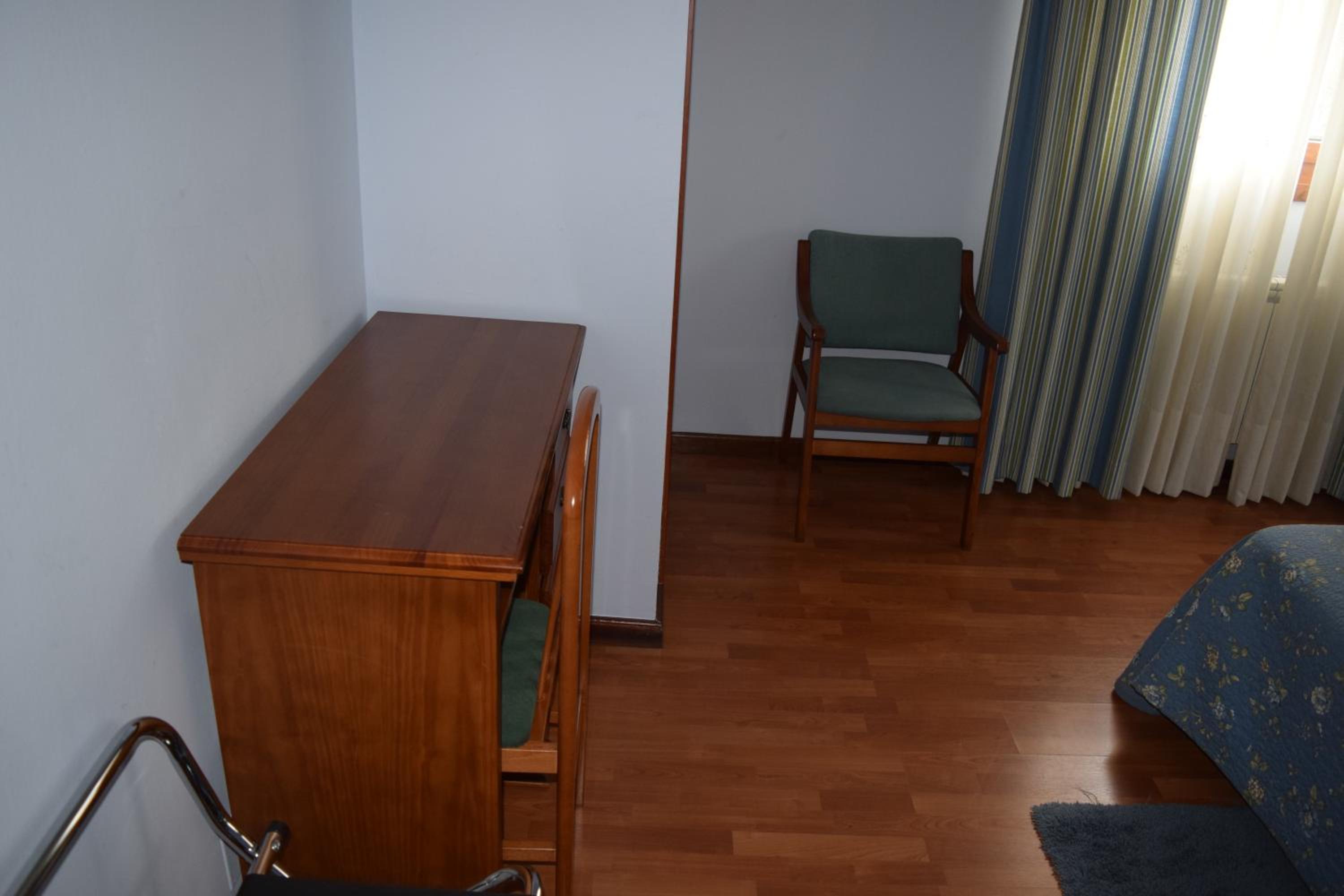 Twin Room - Photo 7