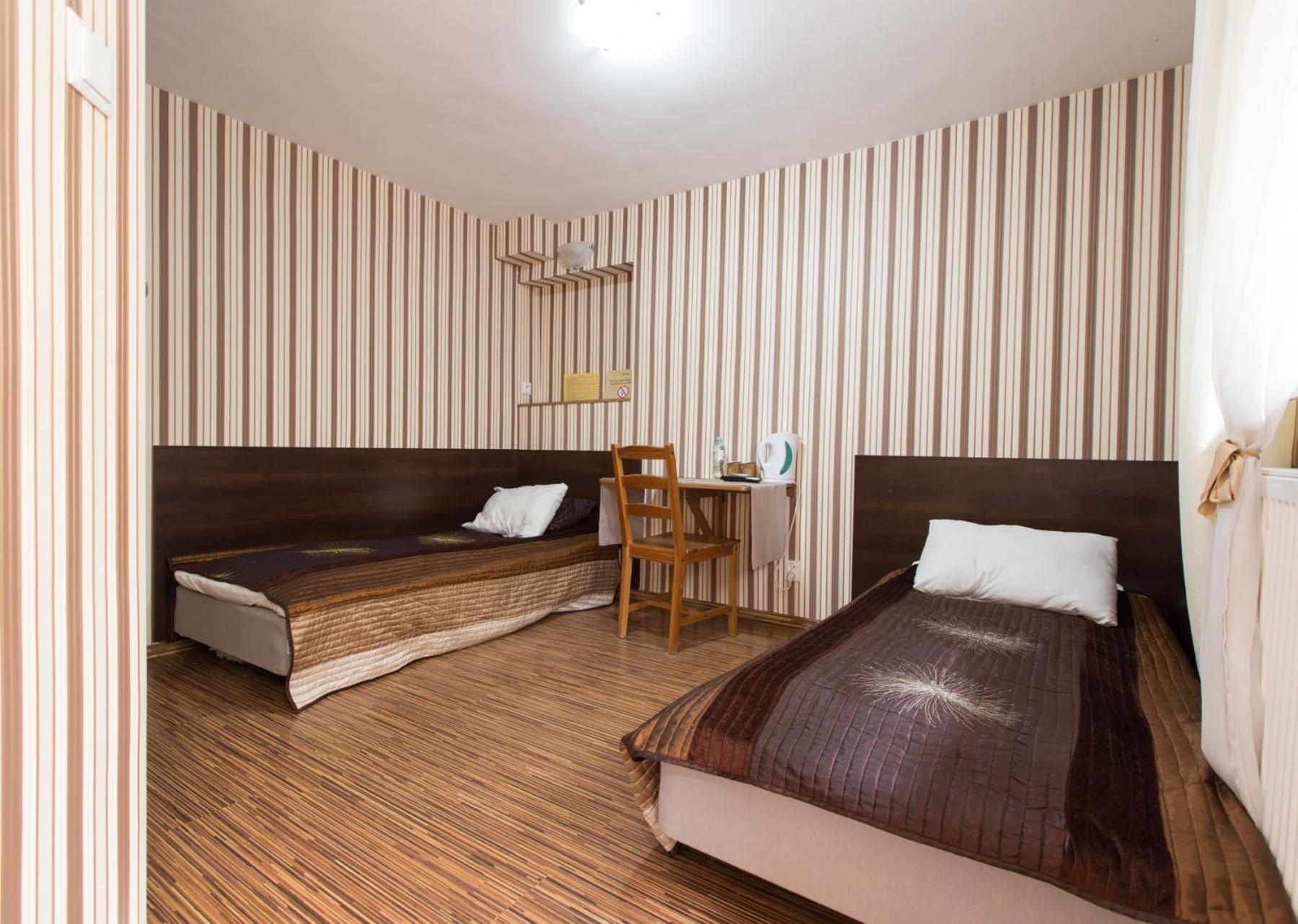 Twin Room with Bath photo 1