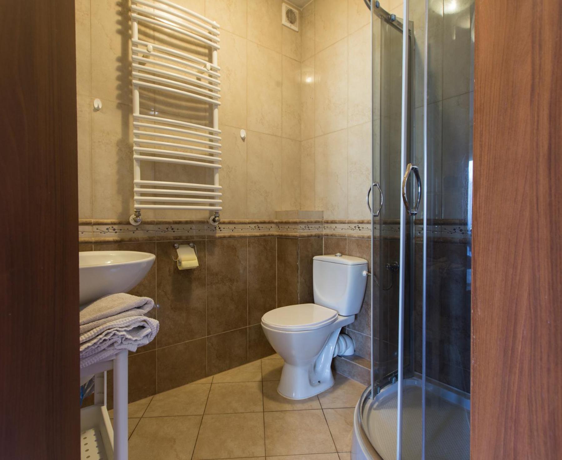 Comfort Triple Room with Shower photo 3