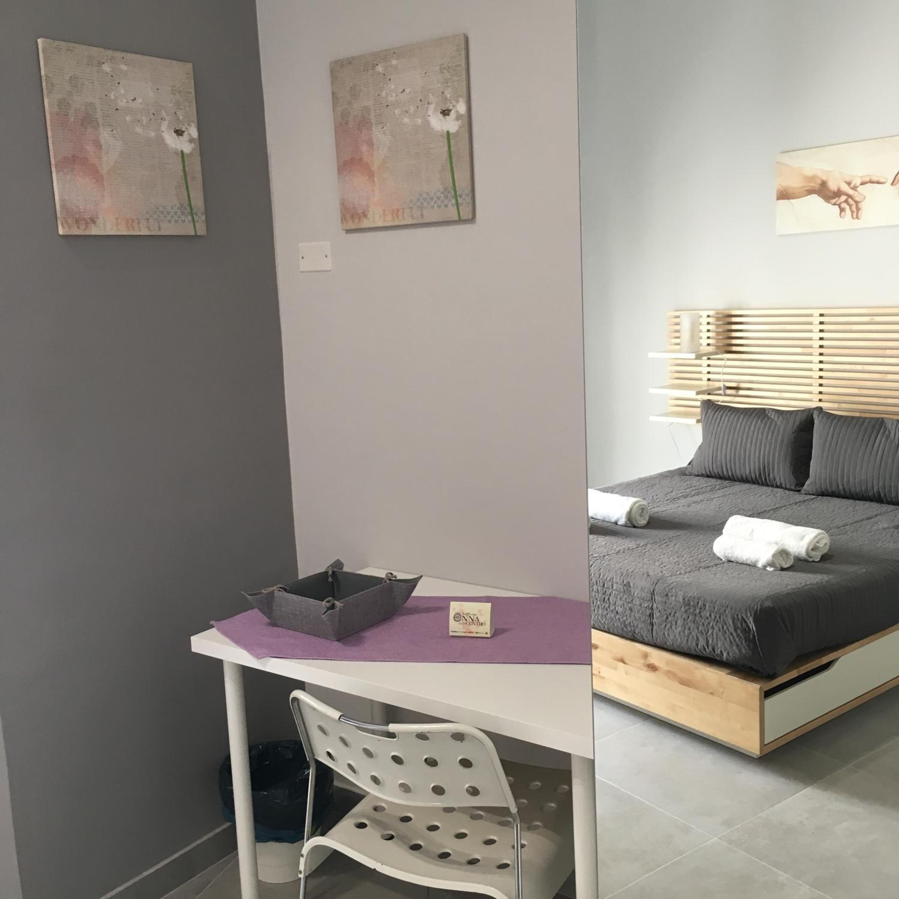 Double Room with Internal View - Photo 3