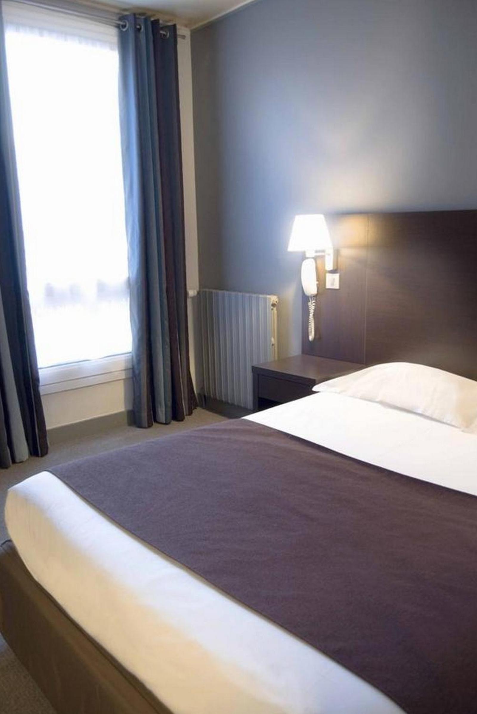 Single Room thumbnail 5