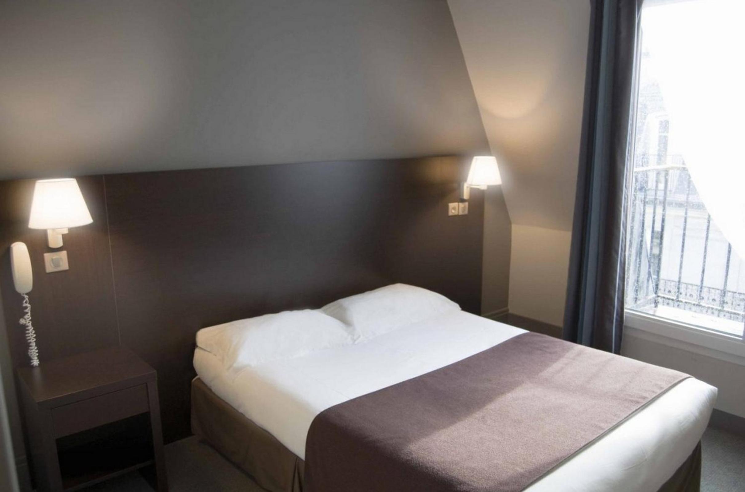 Single Room thumbnail 6