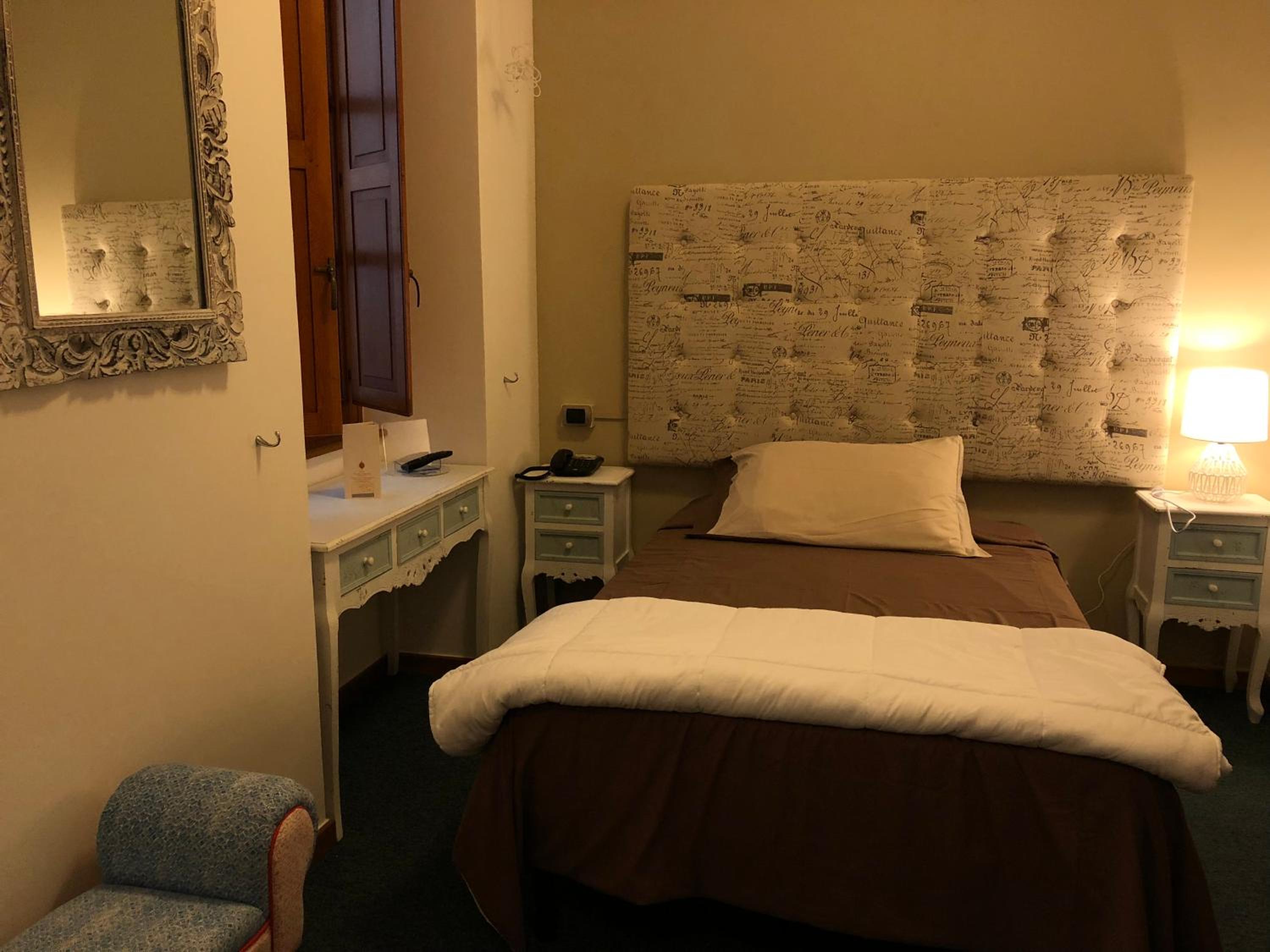 Single Room photo 1
