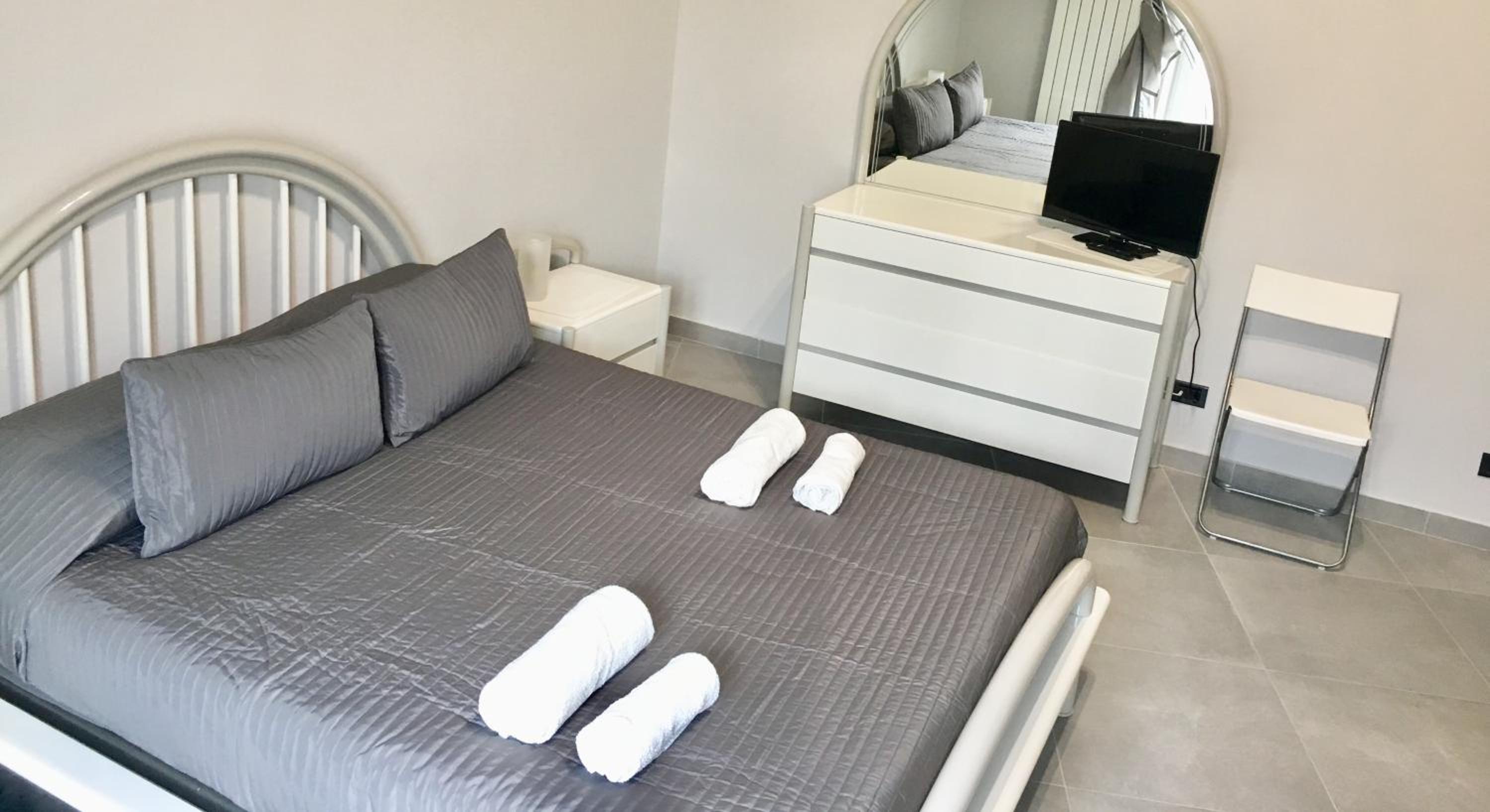 Double Room with Internal View - Photo 8