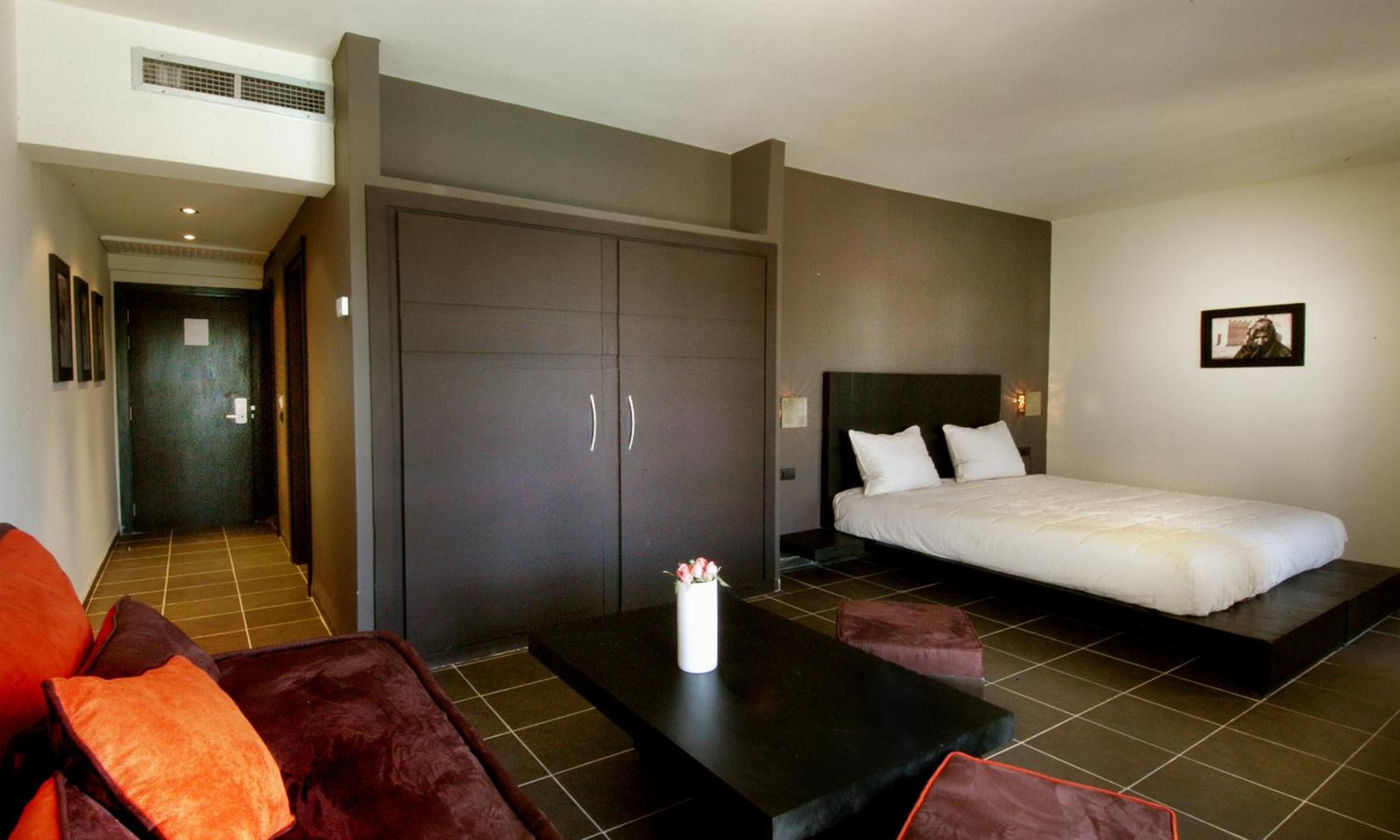 Suite with Garden View - Photo 4