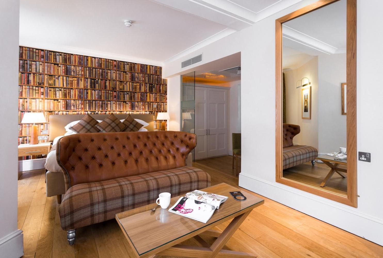 Luxury King Room - Photo 5