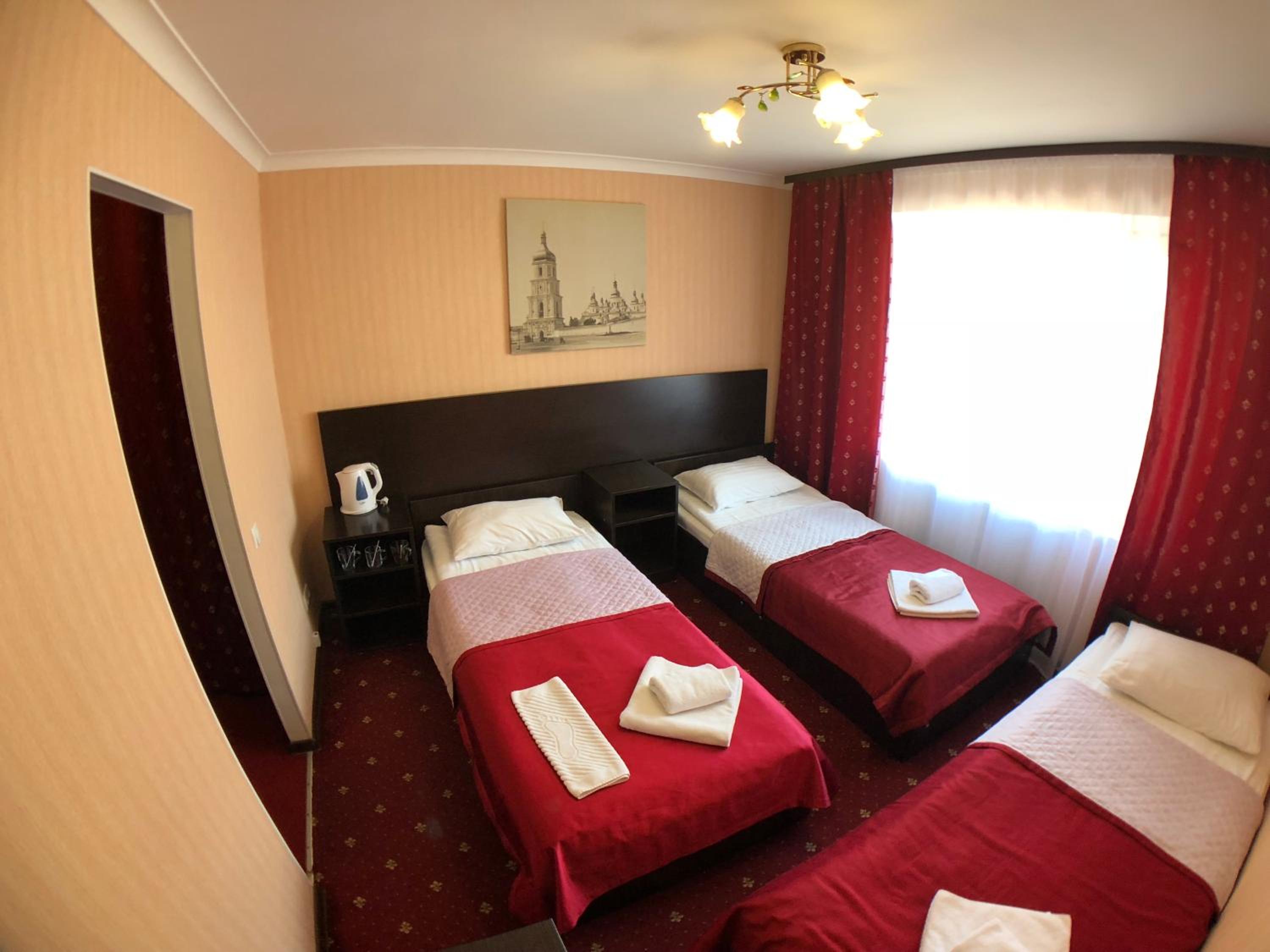 Standard Triple Room - Photo 1