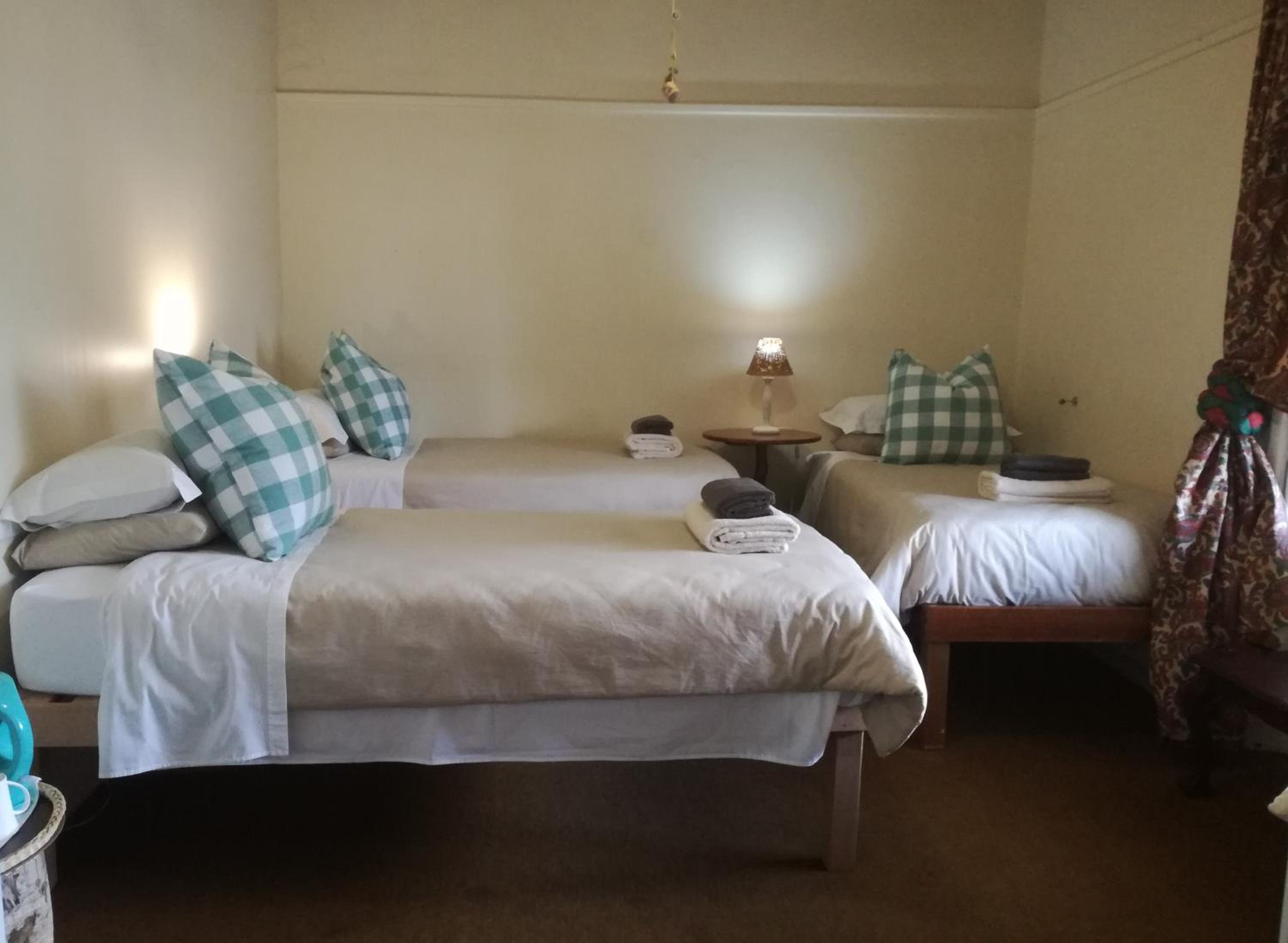 Economy Triple Room with Shared Bathroom