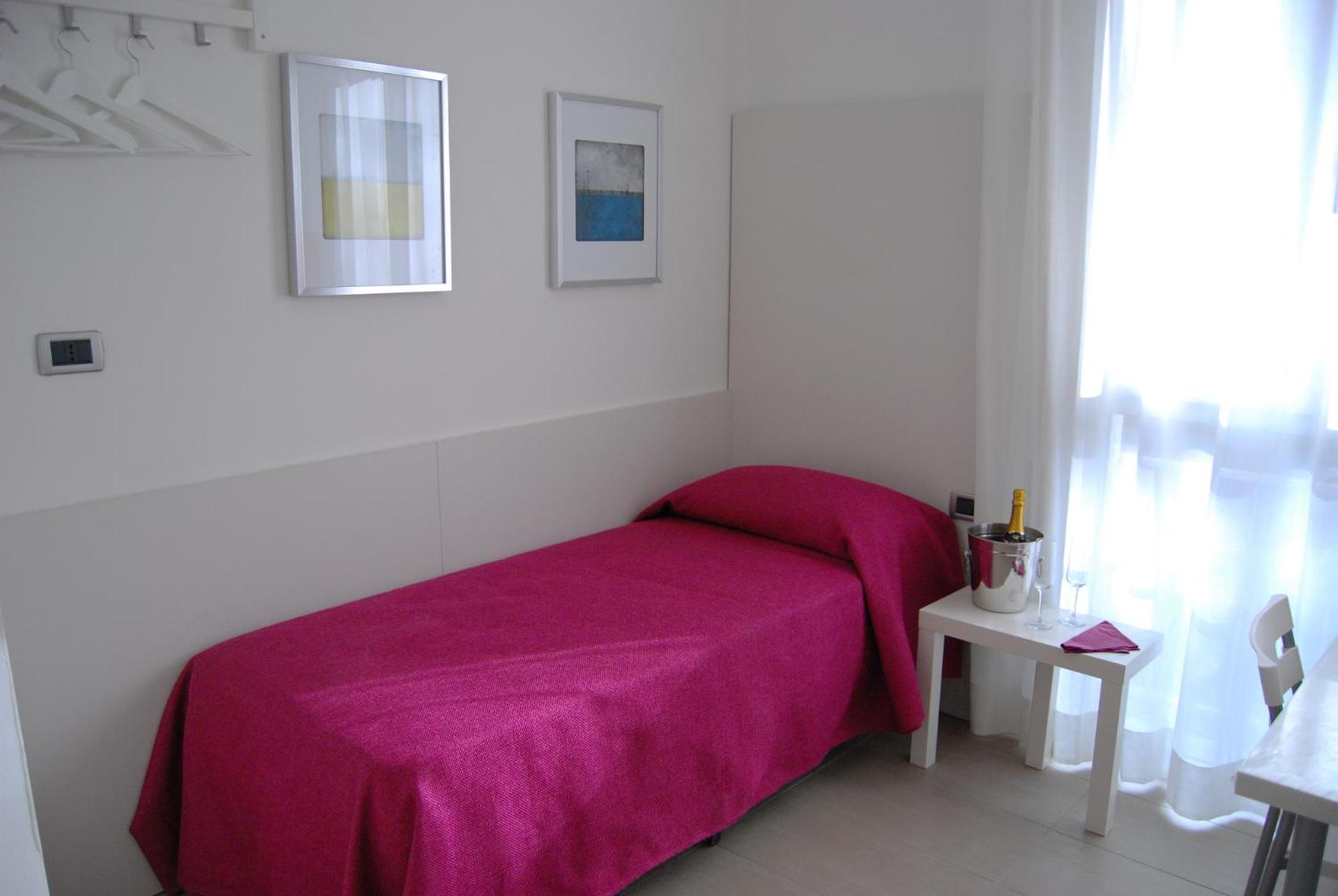 Budget Twin Room photo 1