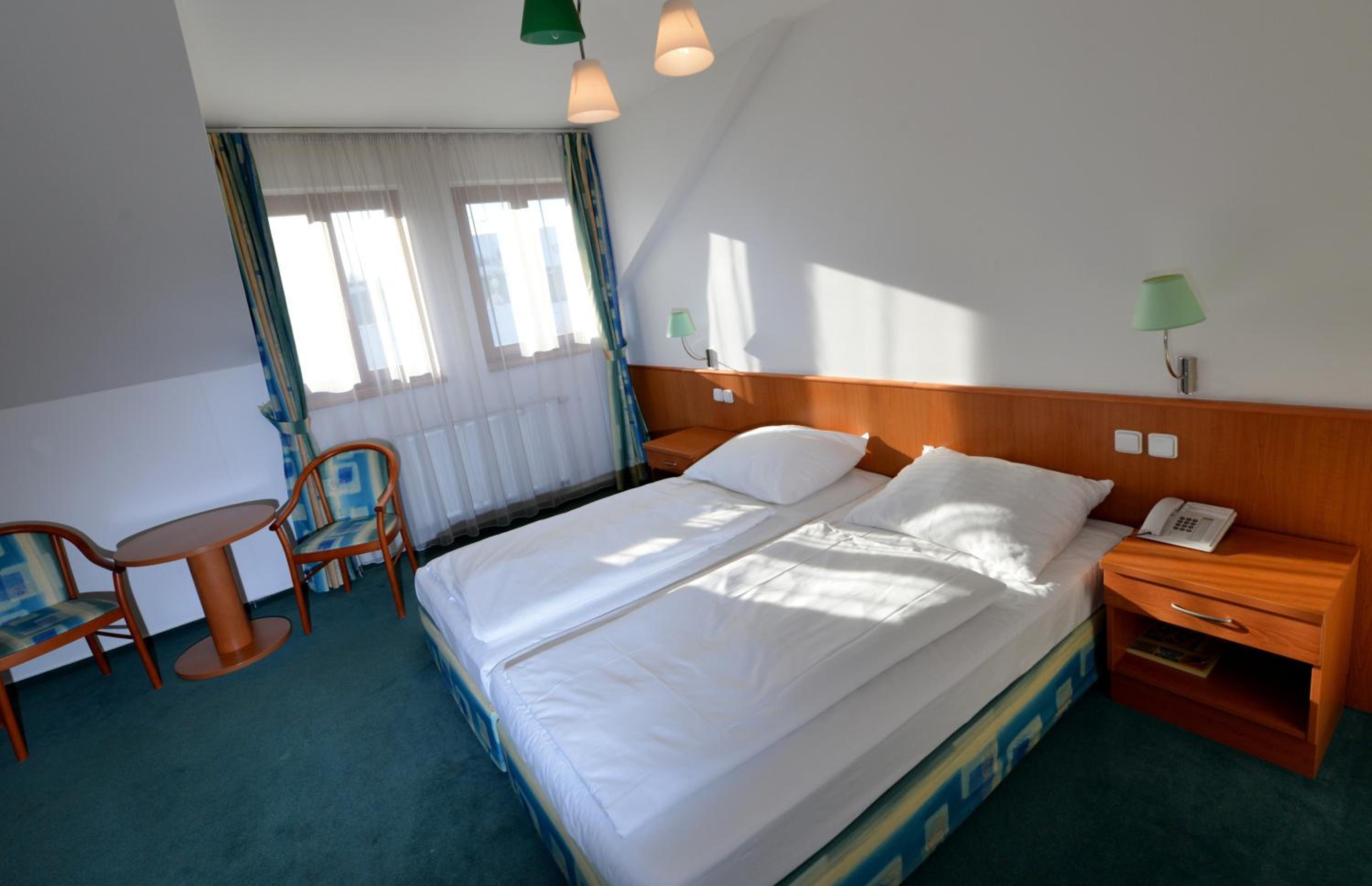 Double or Twin Room - Photo 3
