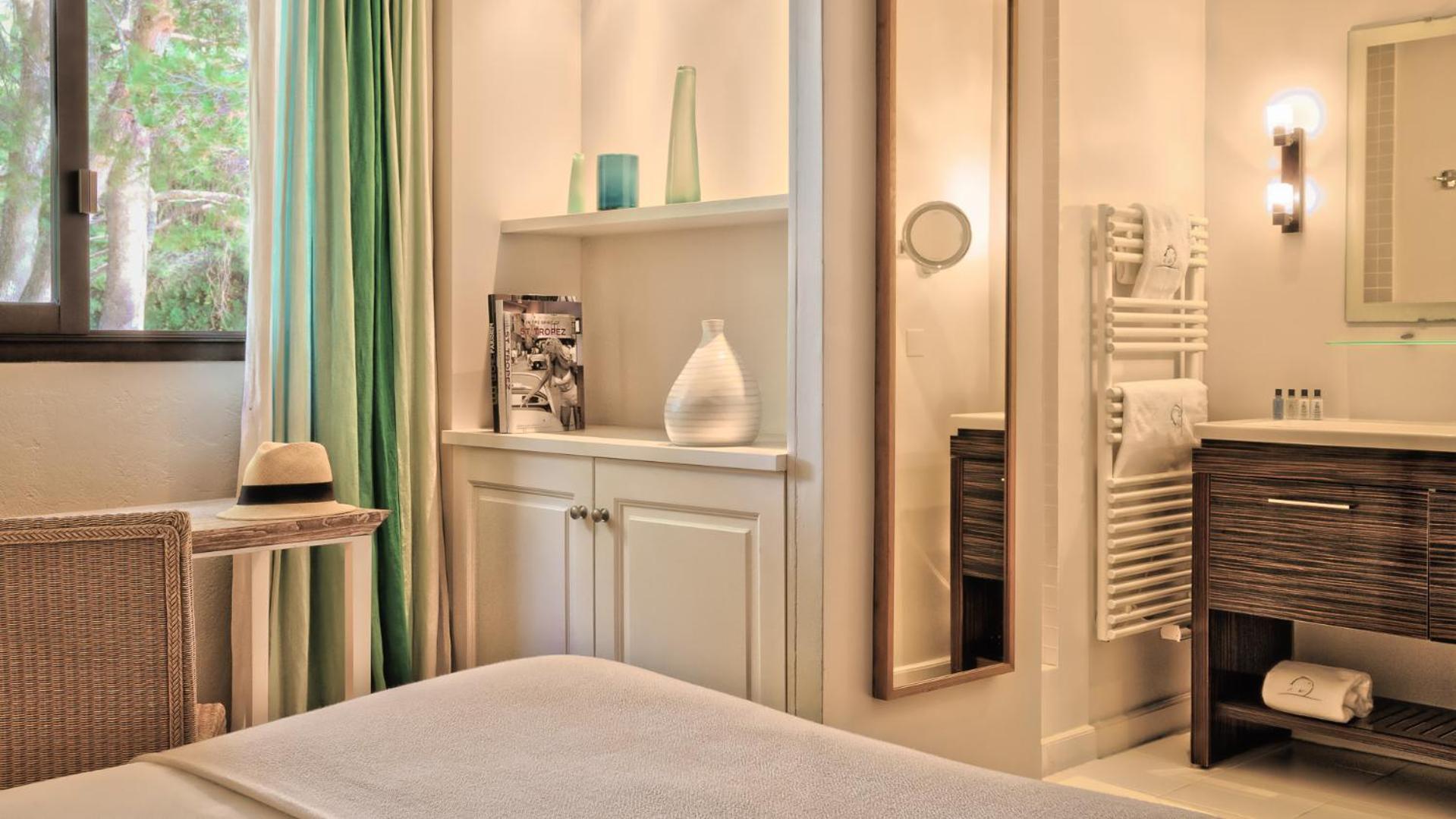Standard double room, free access to the spa and private beach photo 2