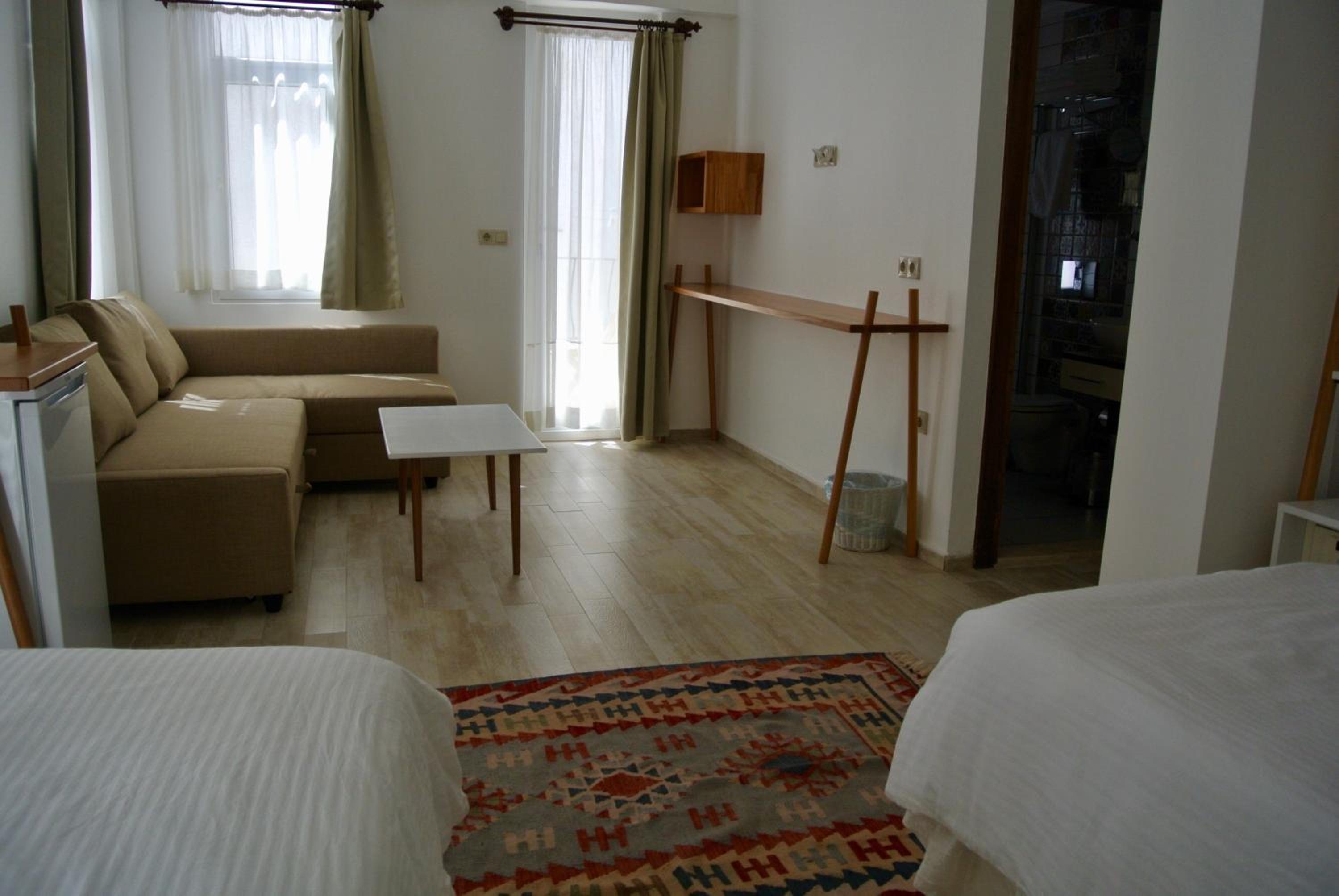 Deluxe Family Room - Photo 7