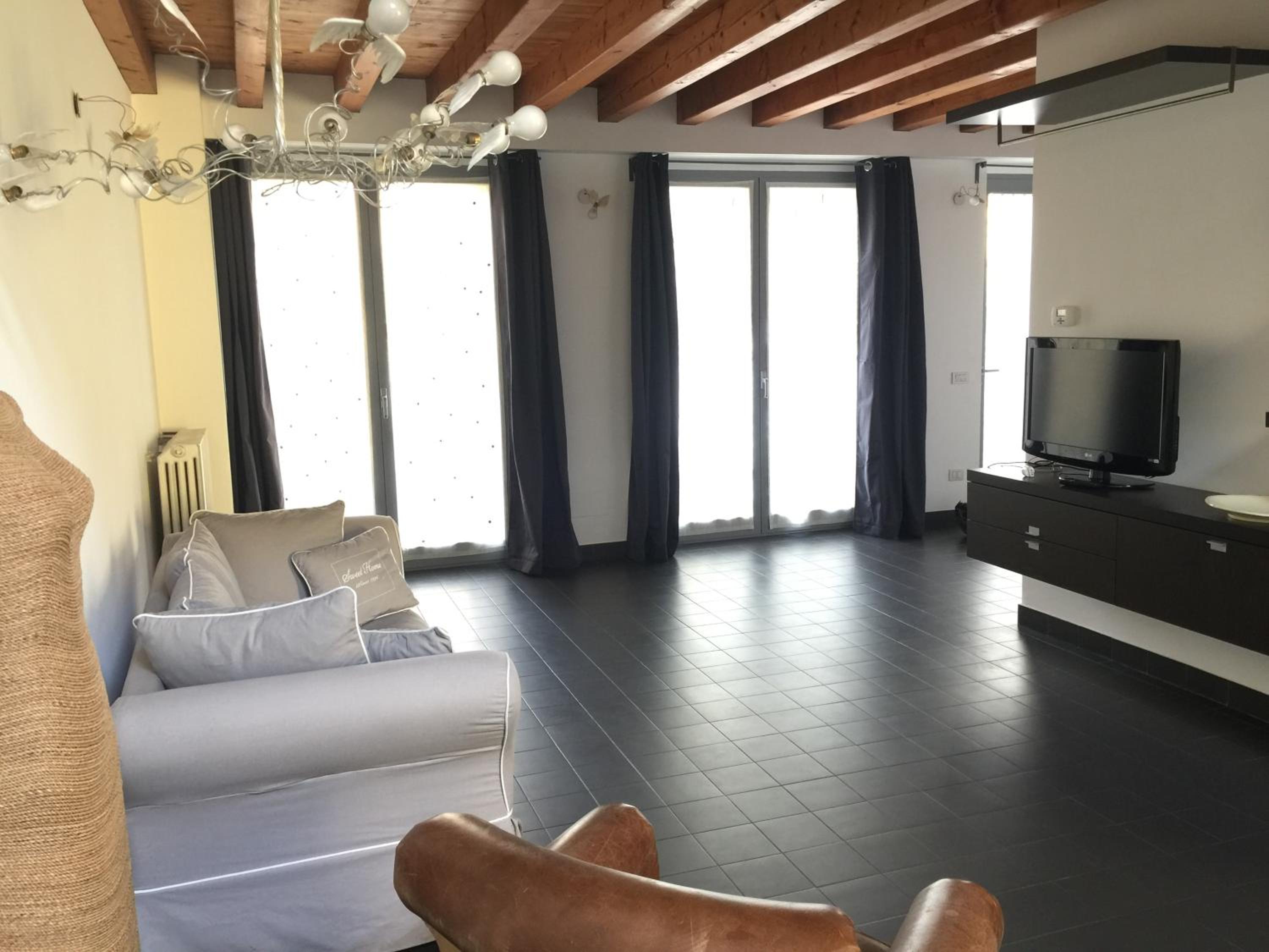 Apartment with Garden View