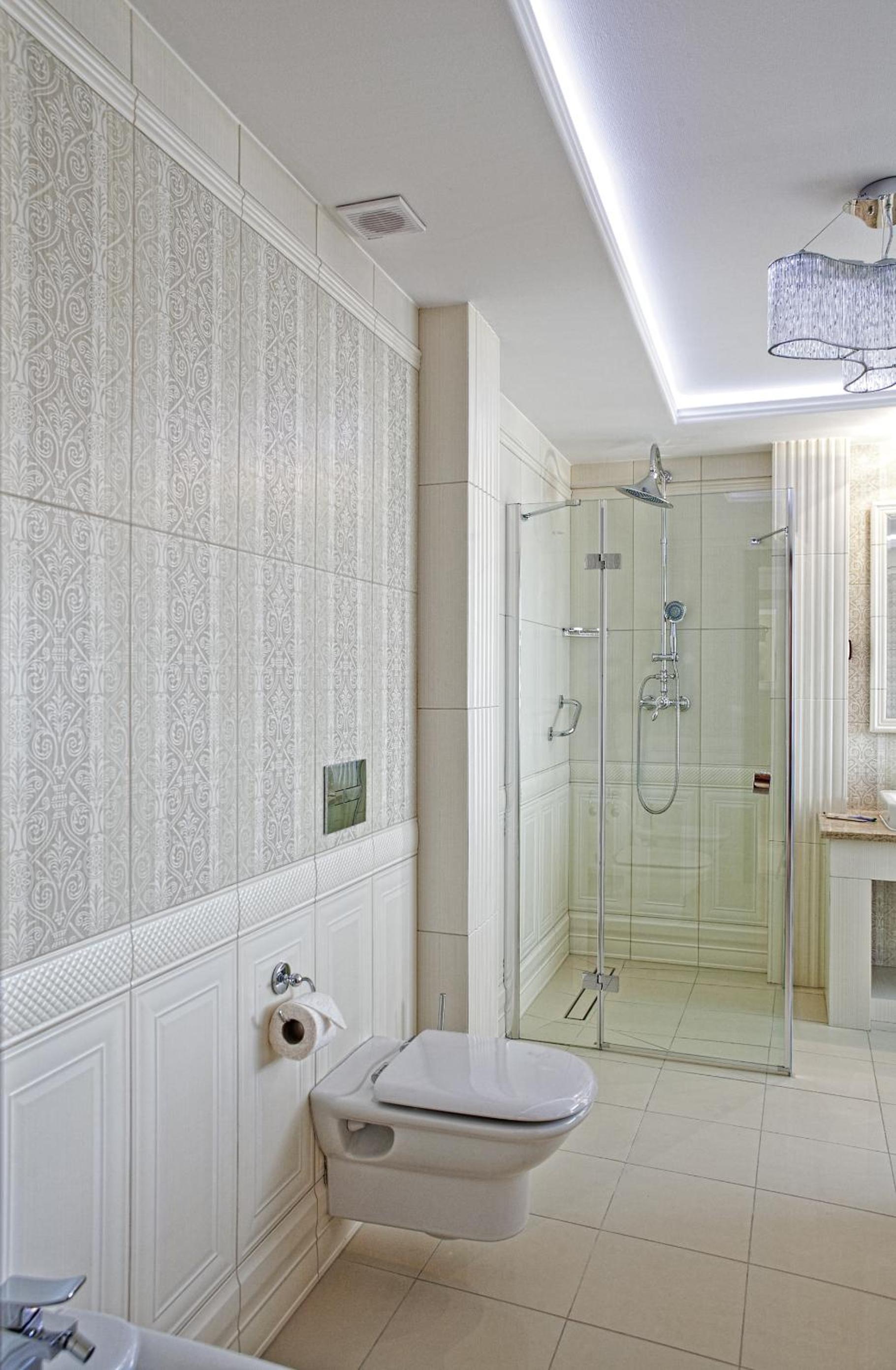 Superior Suite - Photo 11