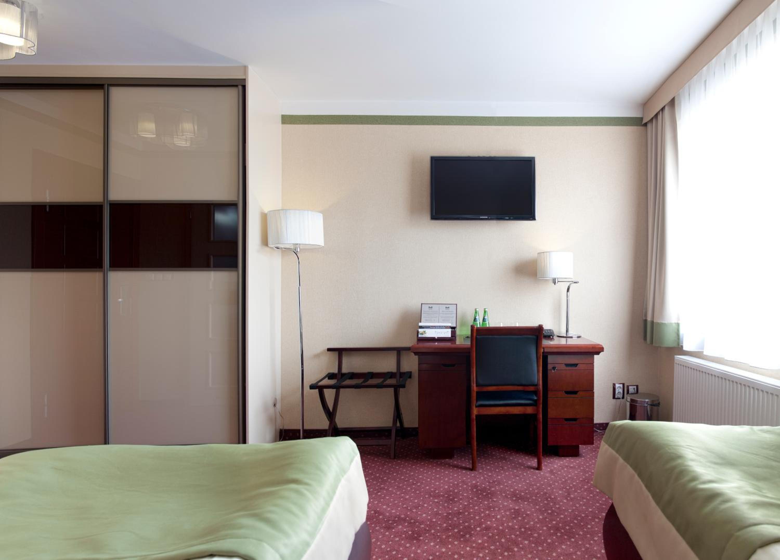 Standard Twin Room - Photo 2