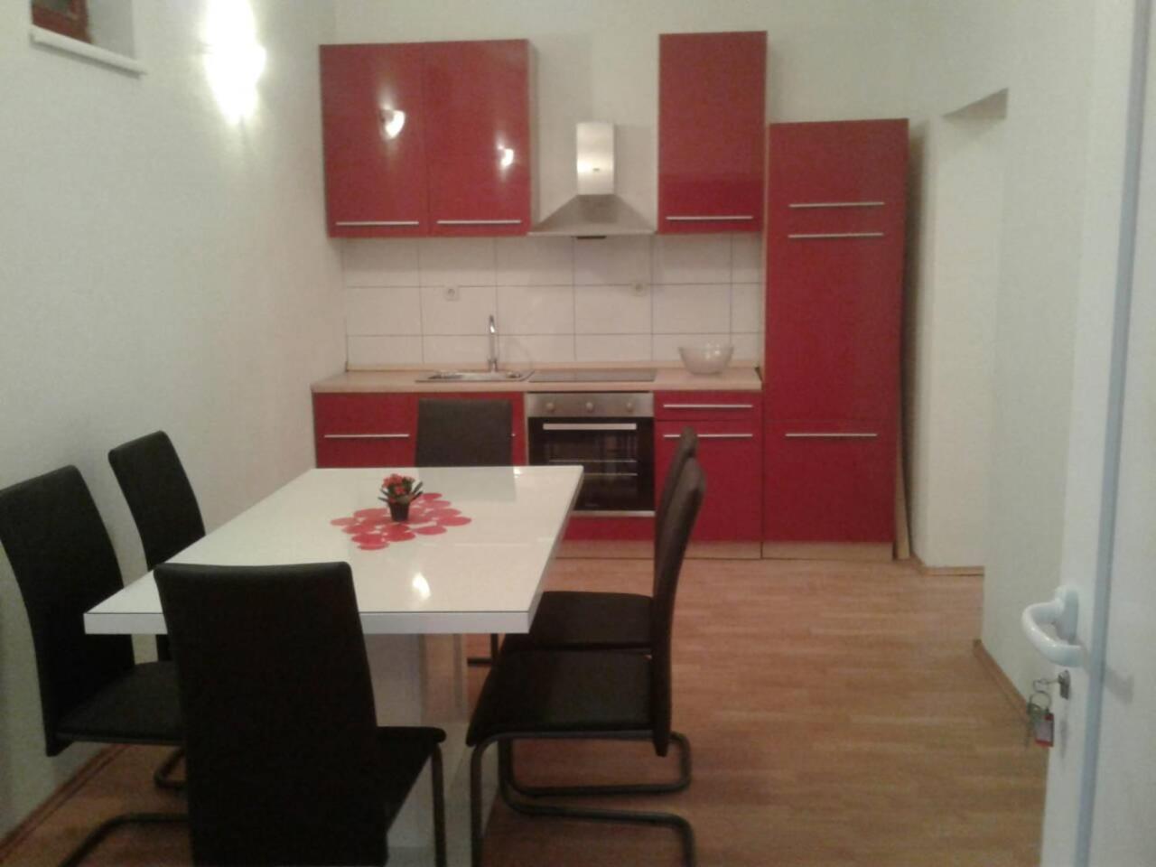Apartment - Photo 4