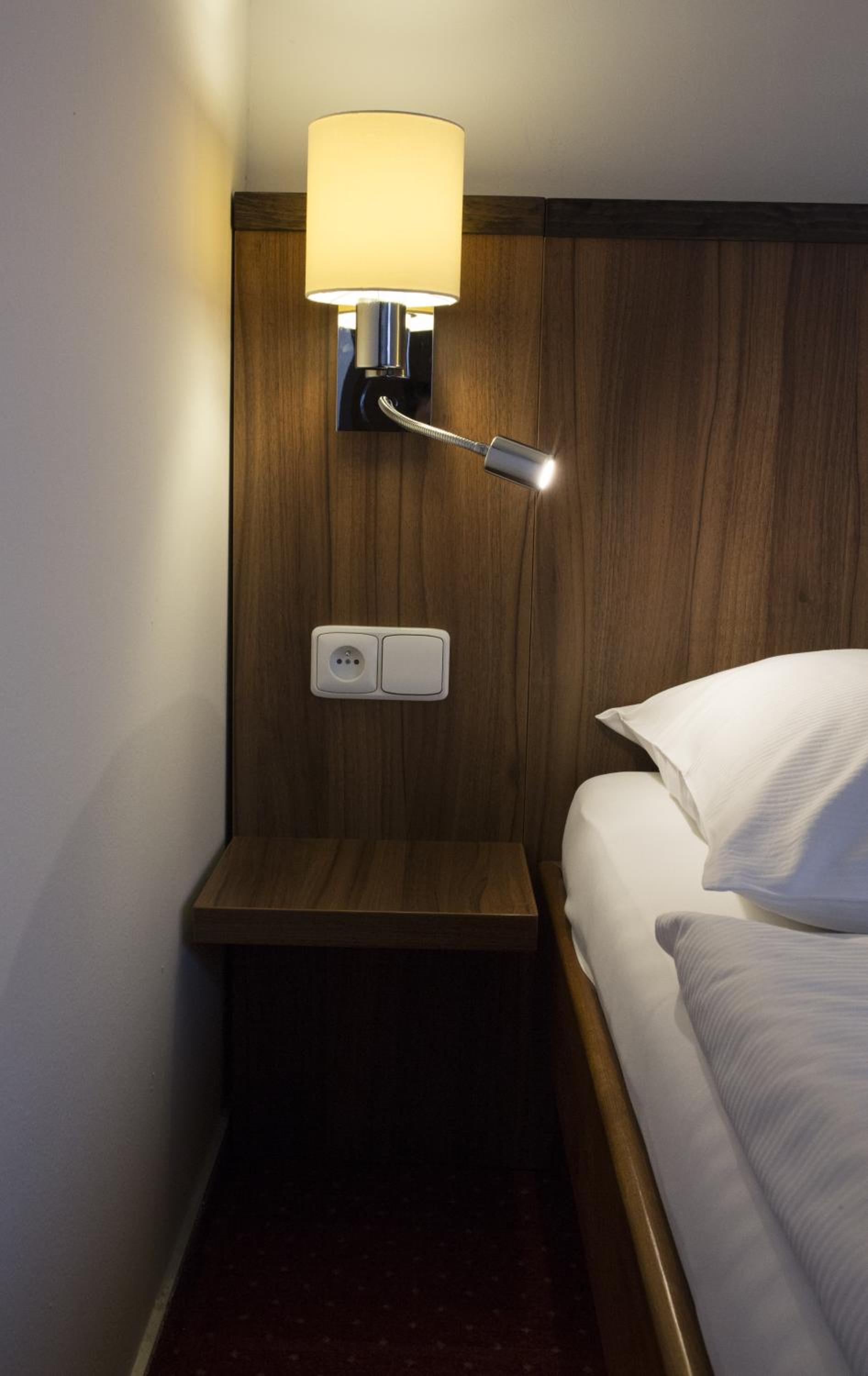Standard Double or Twin Room - Photo 13