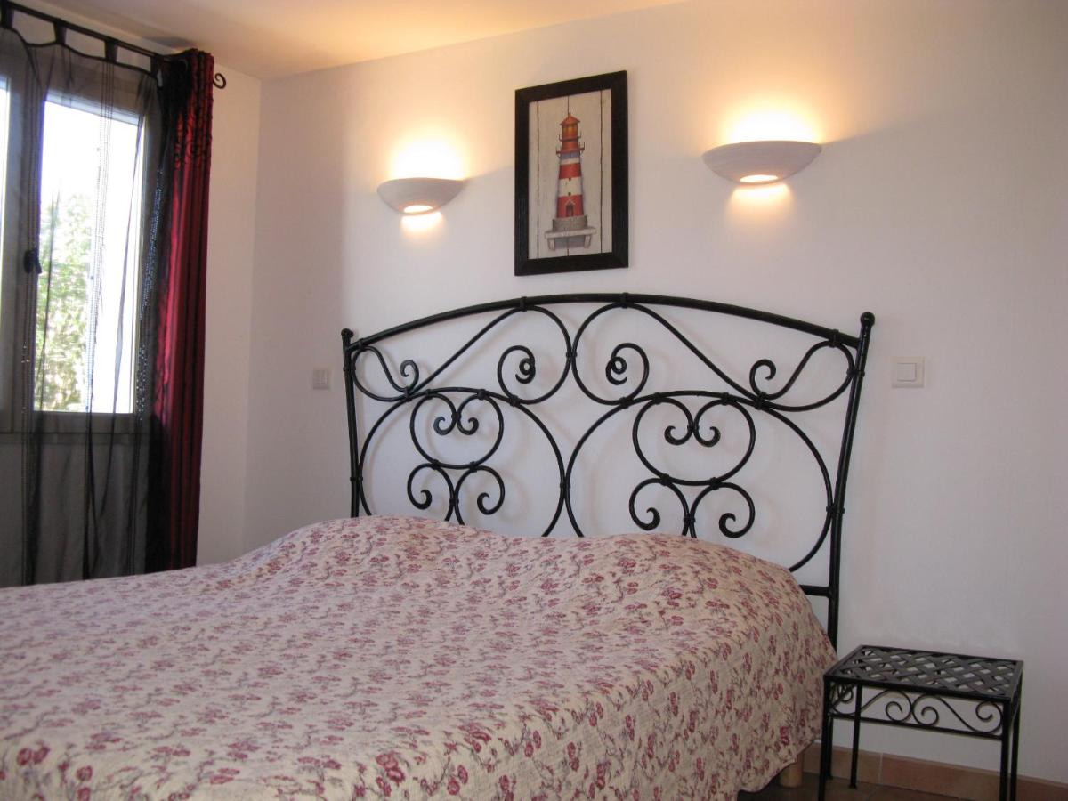 Apartment with Terrace photo 3