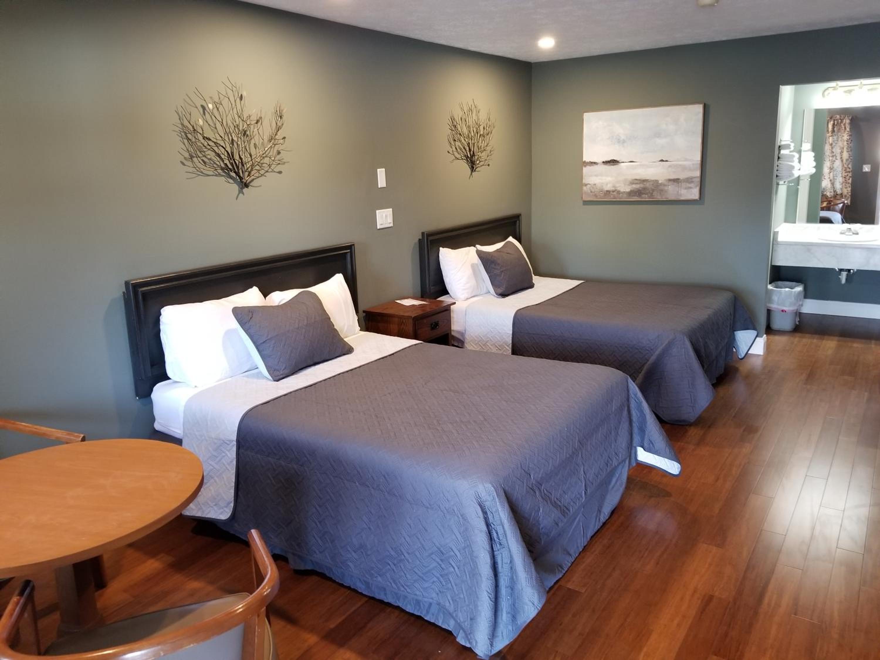 Standard Room with Two Double Beds photo 1