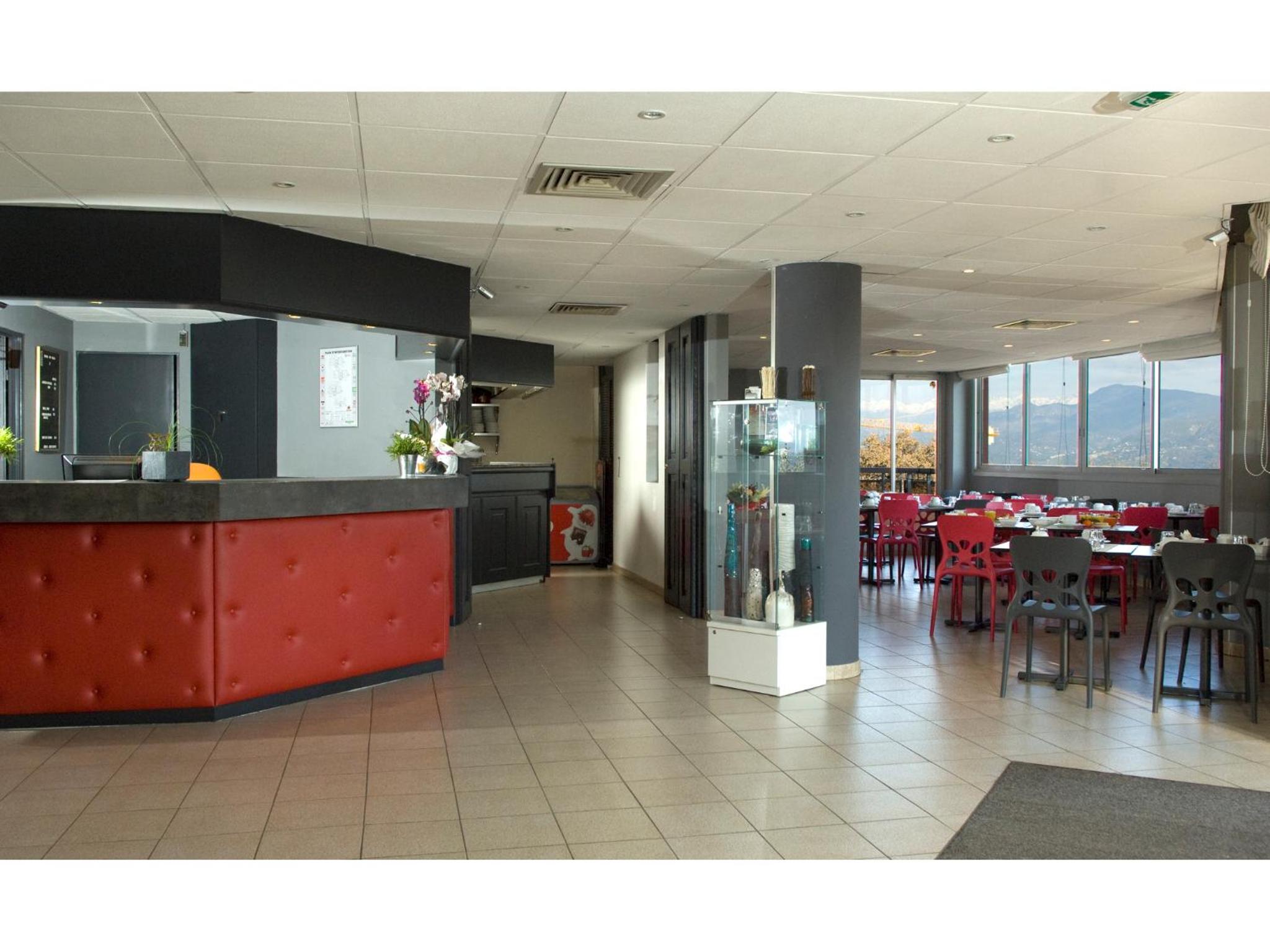 Standard Double with Balcony - Photo 5