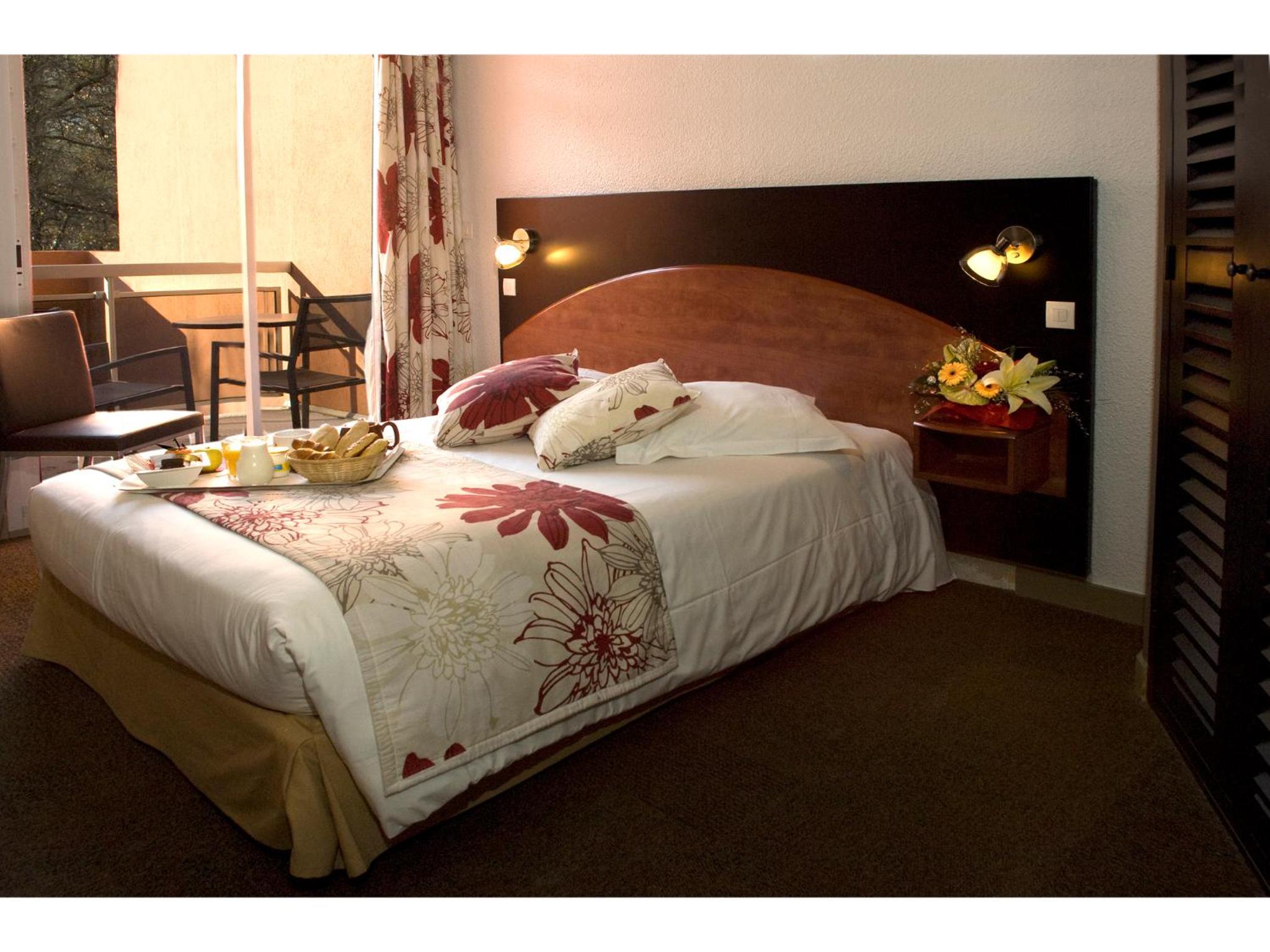 Standard Double with Balcony - Photo 8