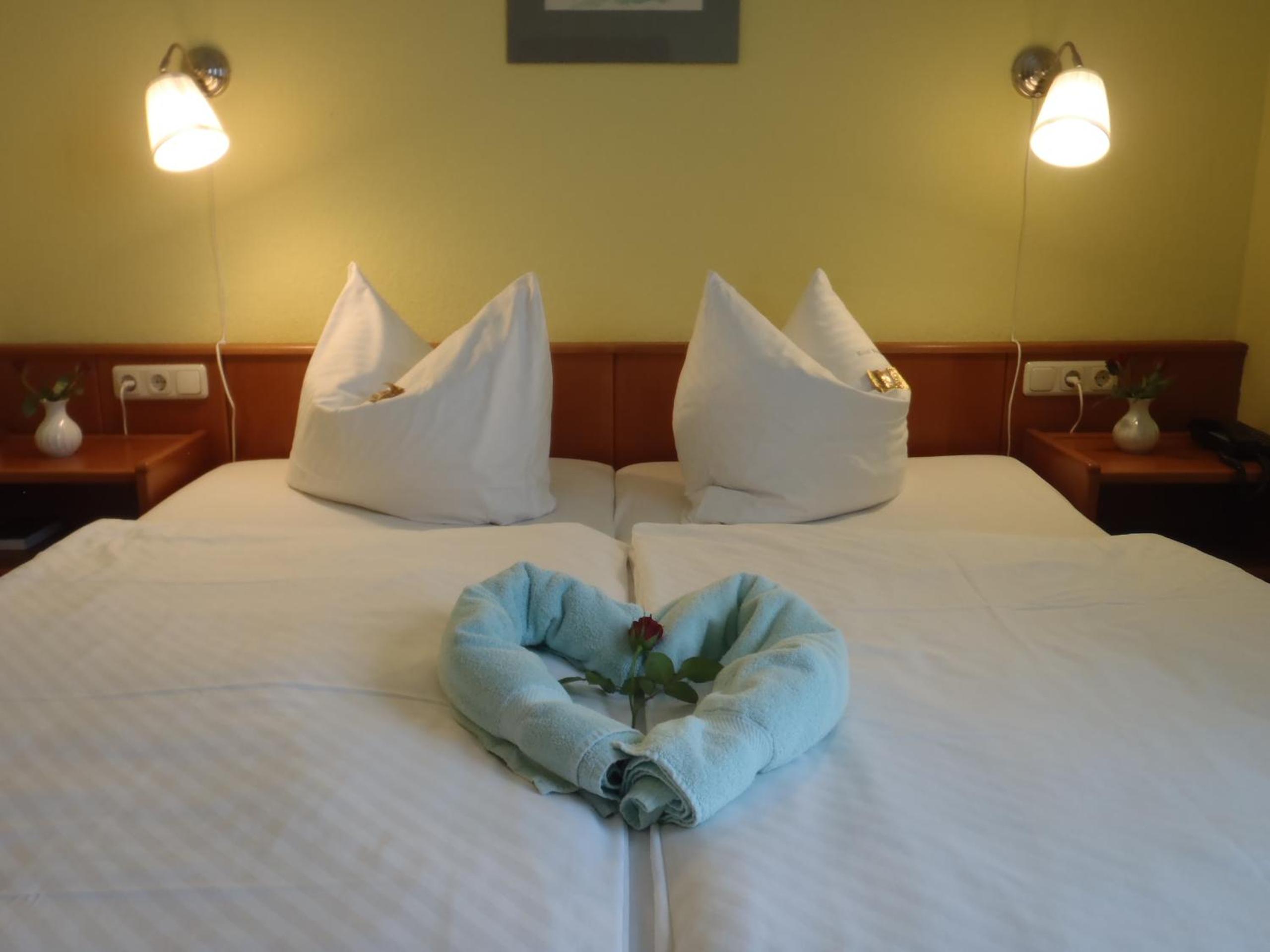 Double Room - Photo 6