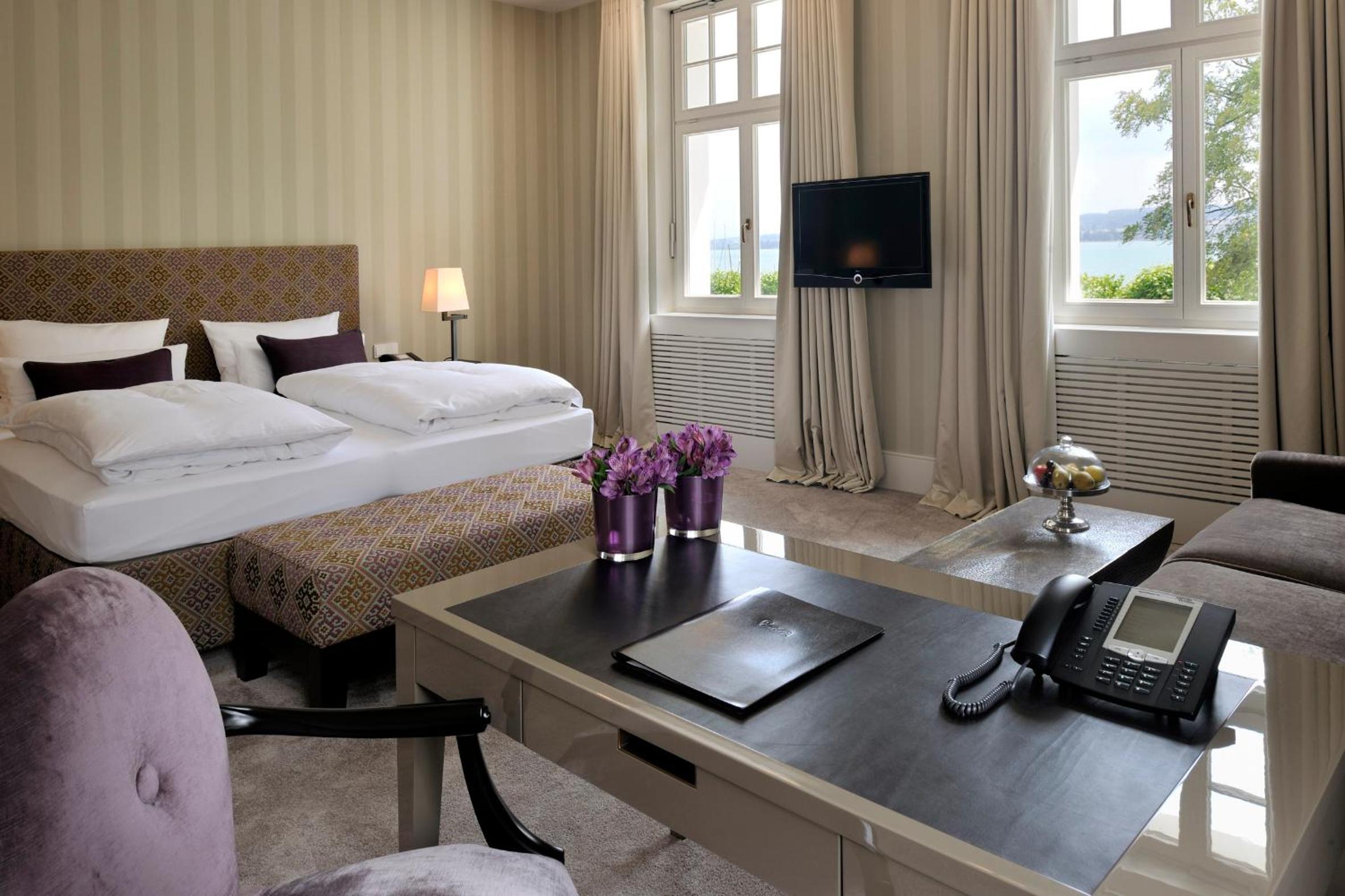 Deluxe-Zimmer mit direktem Seeblick photo