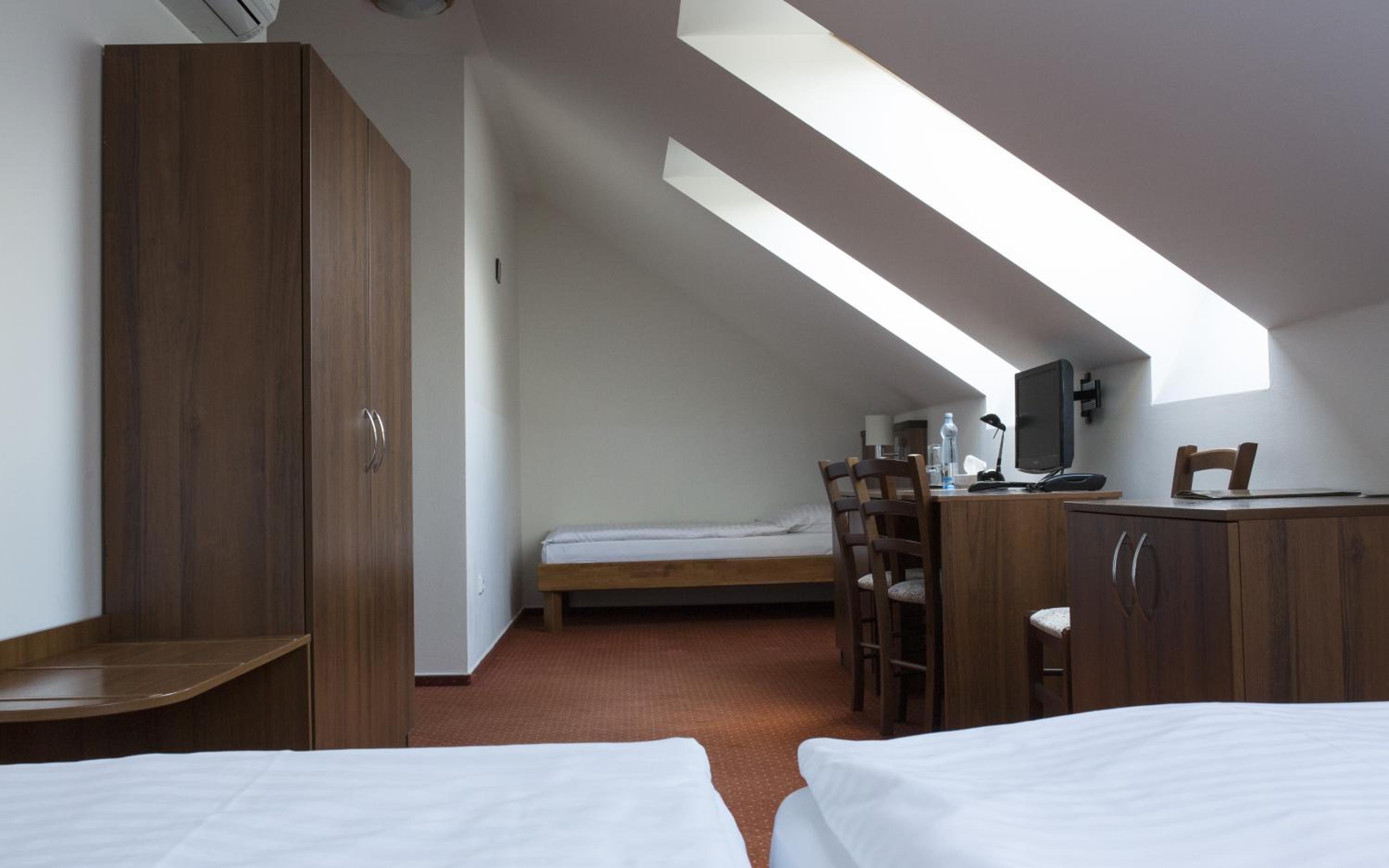 Triple Room - Photo 7