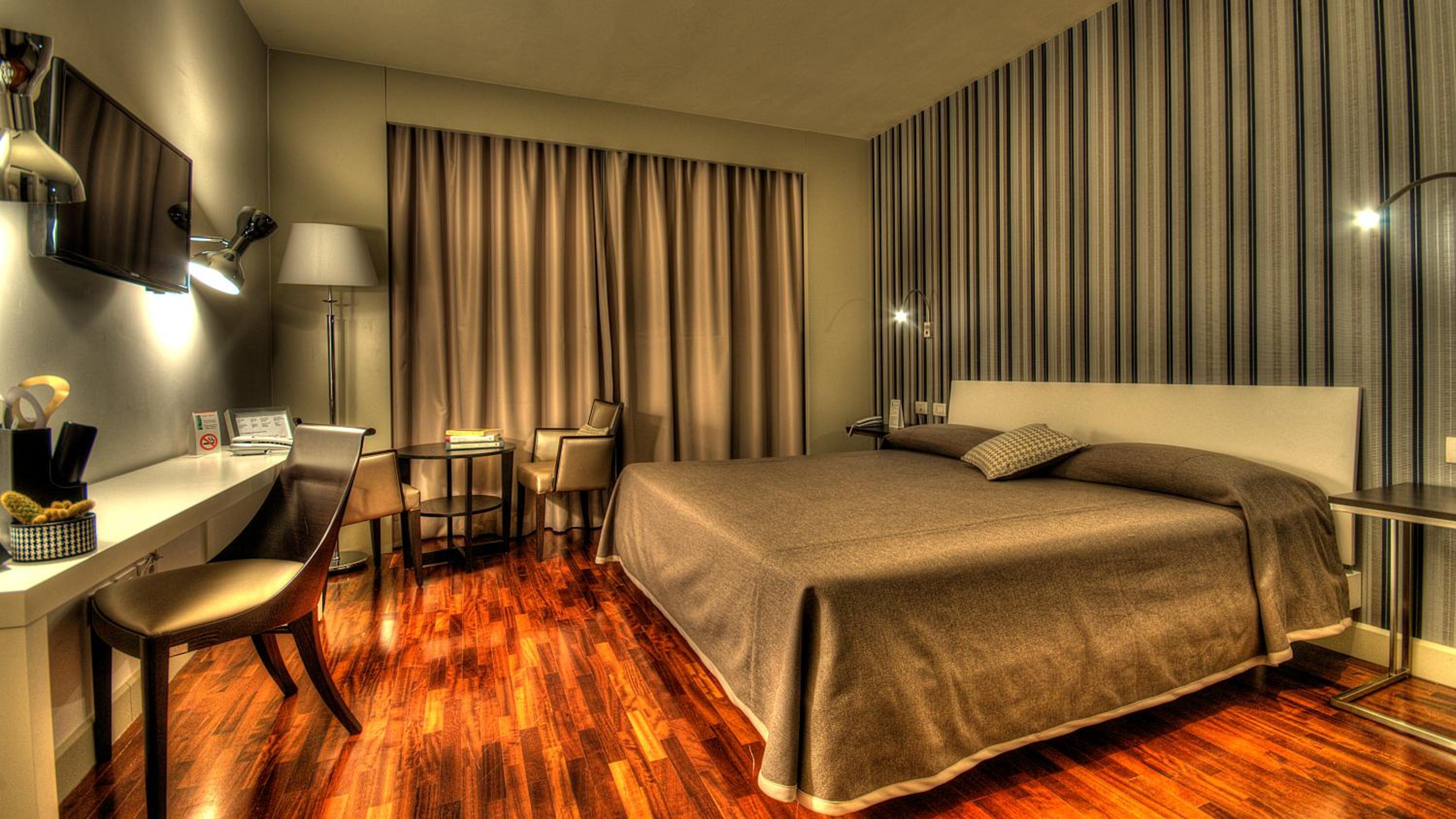 Twin Room - Photo 10