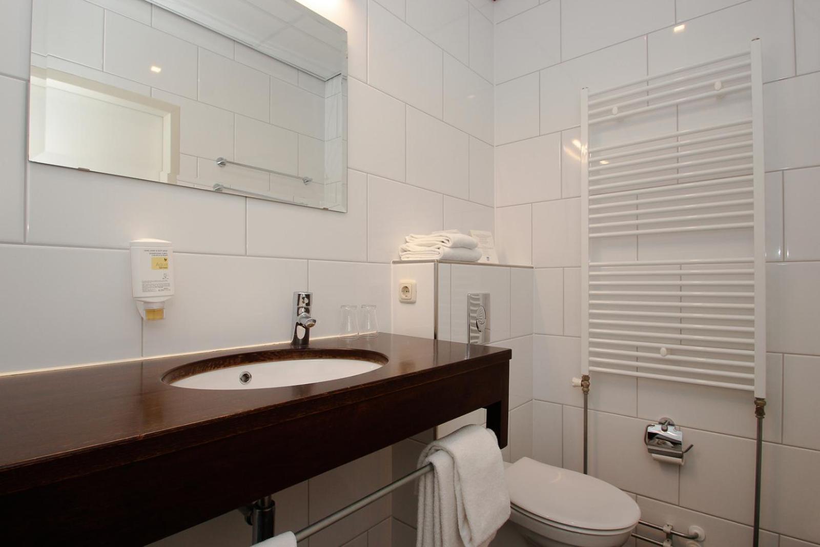 Double Room - Photo 7