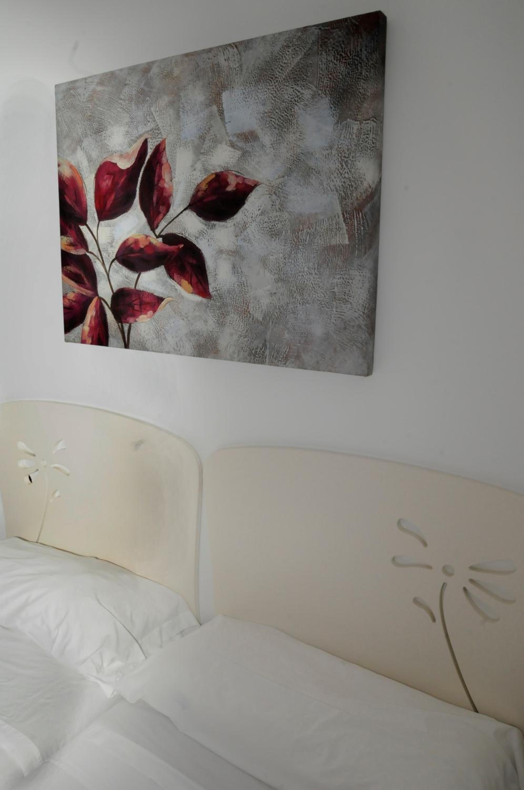 Twin Room - Photo 1