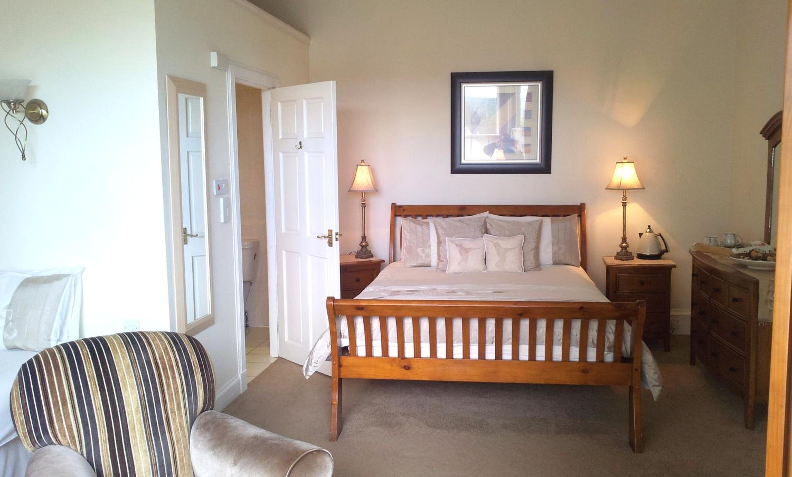 Family Room (2 Adults + 1 Child) - Photo 1
