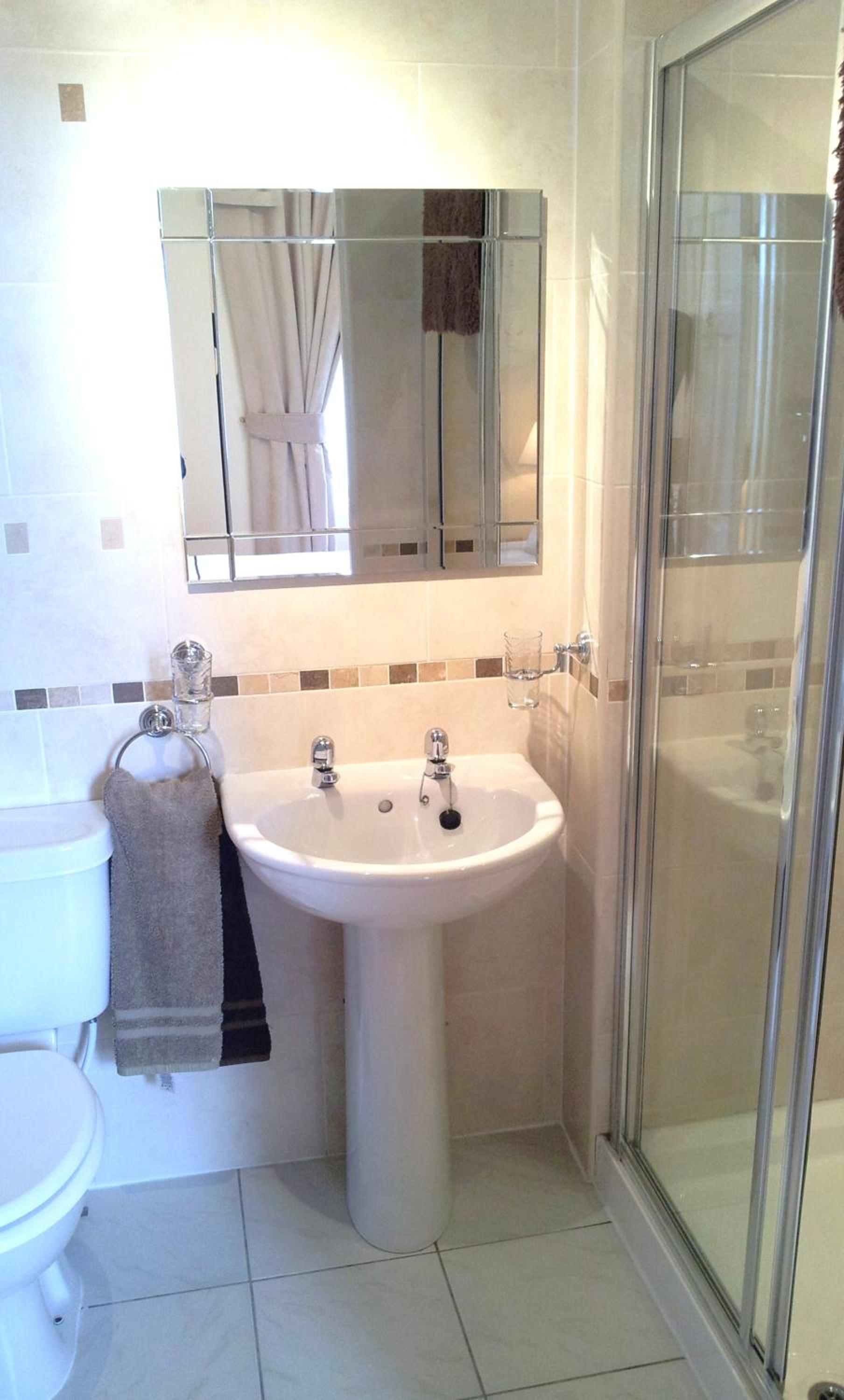 Double Room - Photo 8