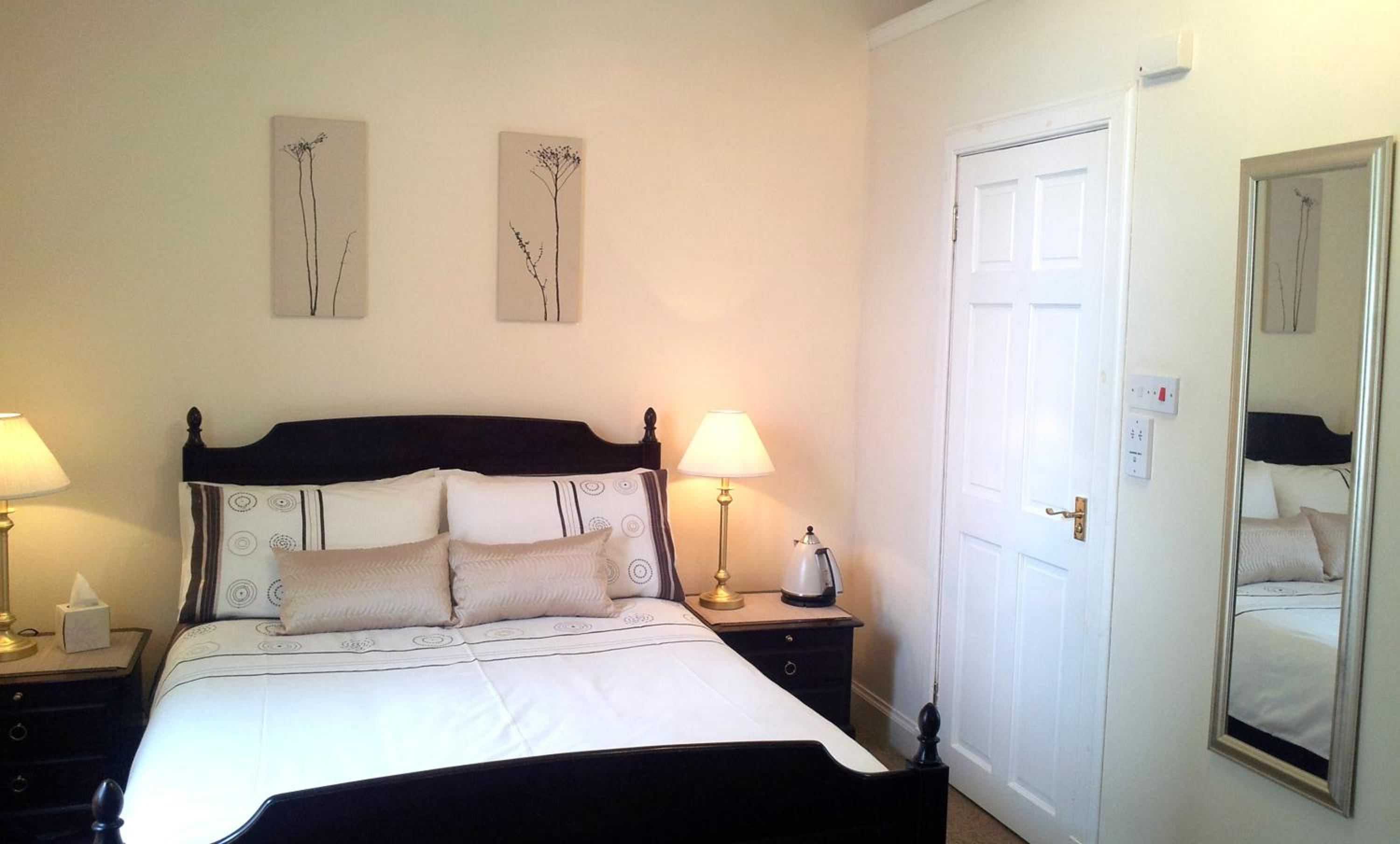 Double Room - Photo 7