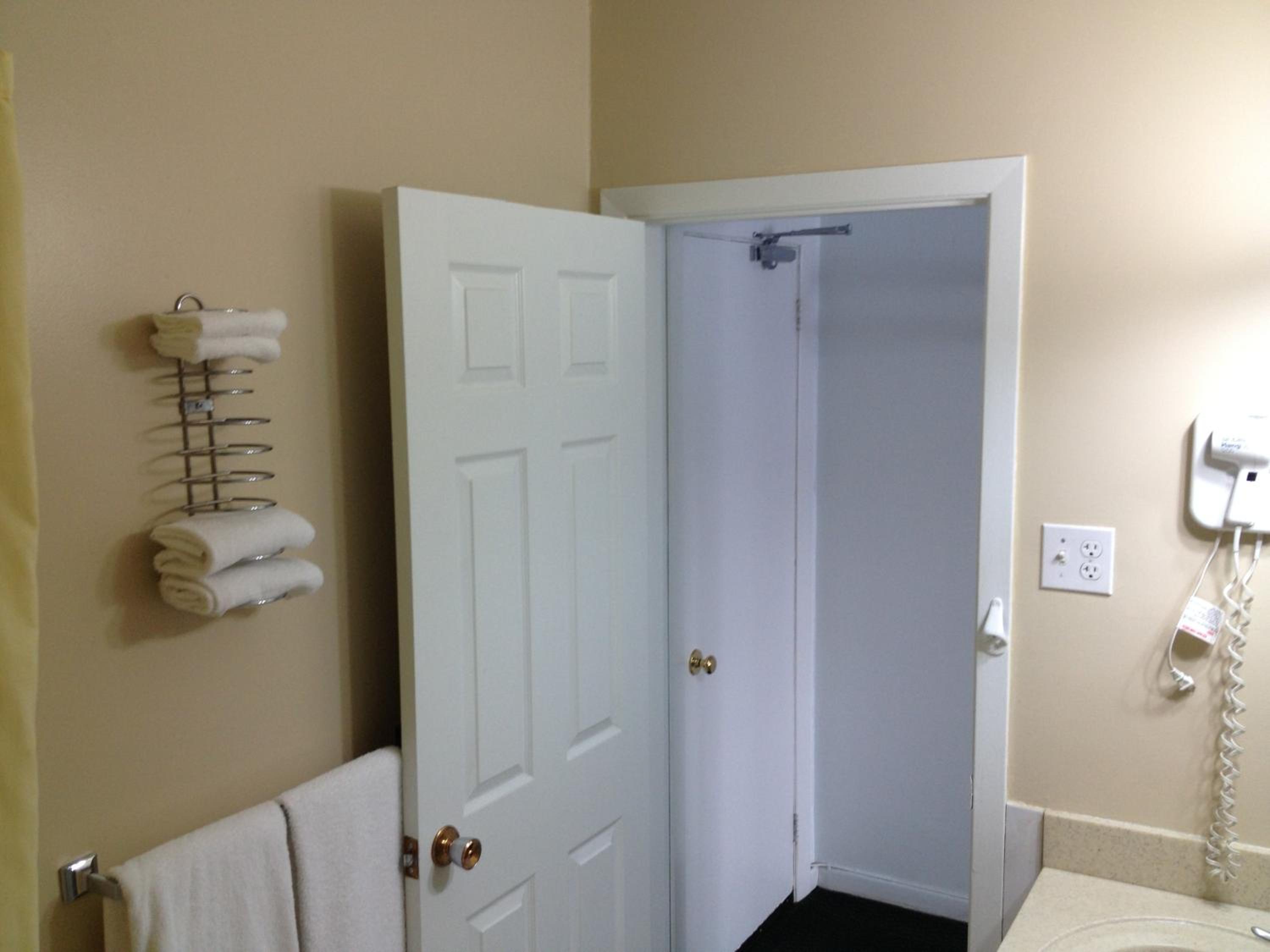 Double Room with Two Double Beds - Photo 5