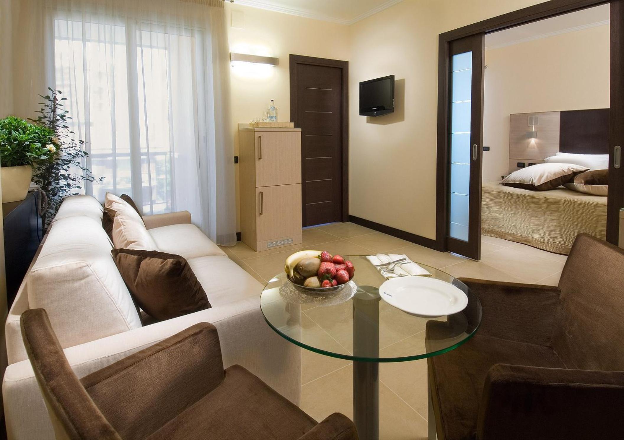 Suite with Spa Bath photo 3